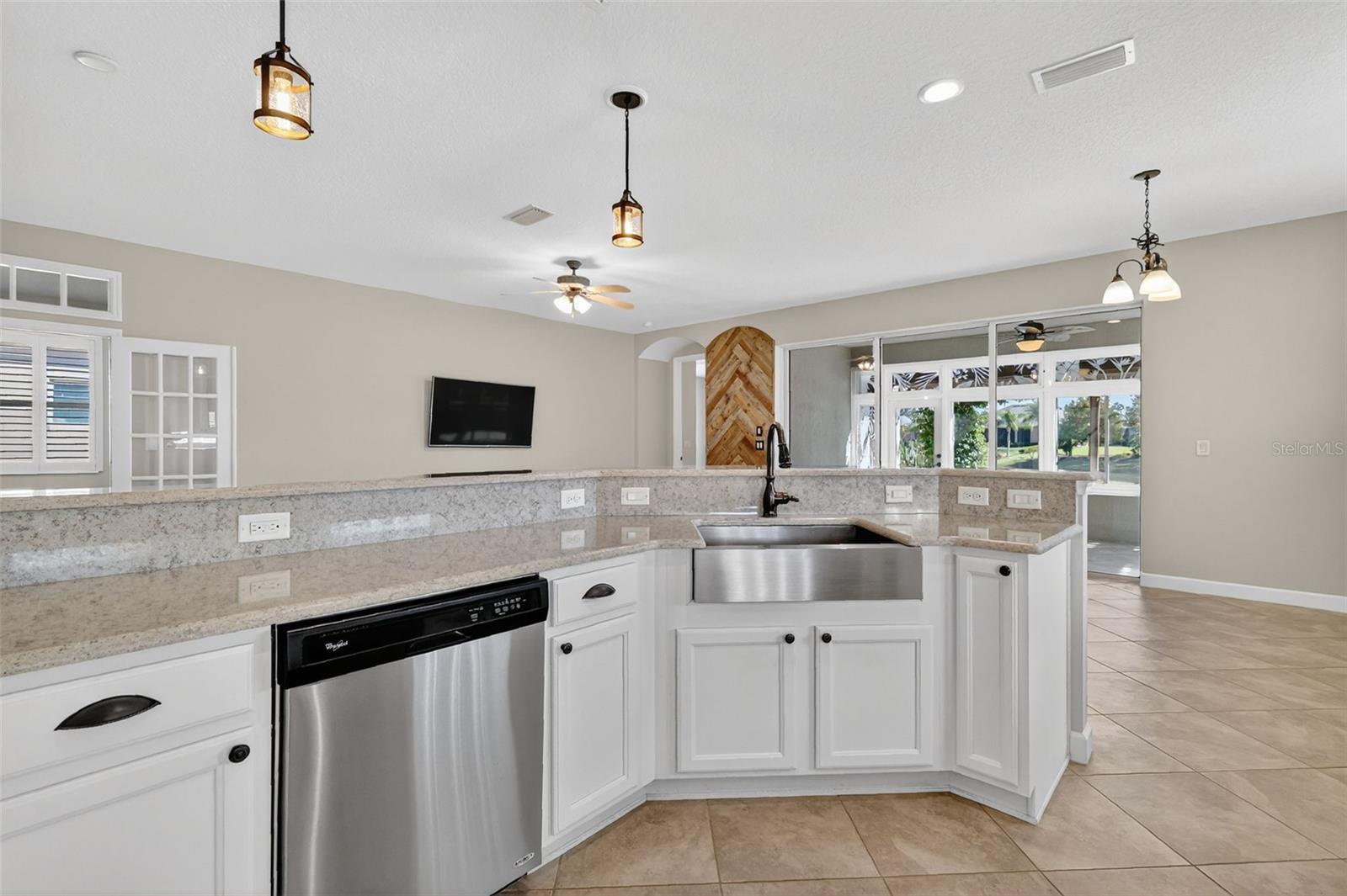 8852 BRIDGEPORT BAY CIR, MOUNT DORA, FL — photo 31