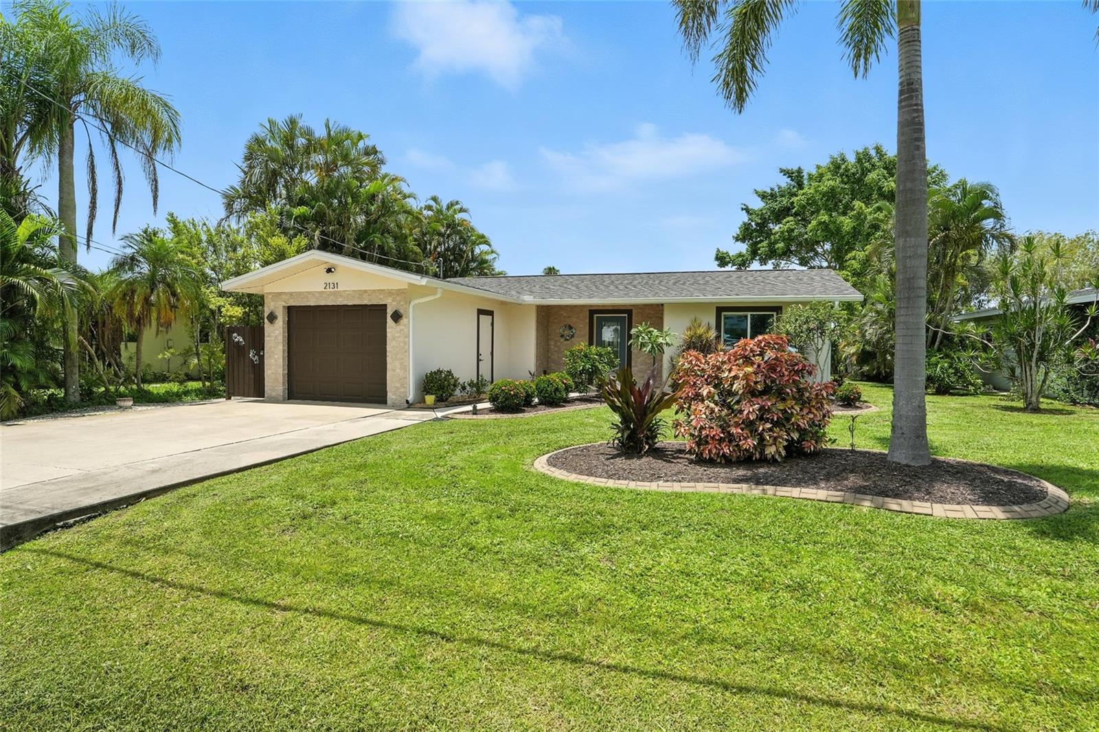 2131 SAINT CROIX AVE, FORT MYERS, FL — photo 2