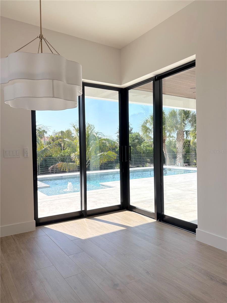 276 ISLAND CIR, SARASOTA, FL — photo 11