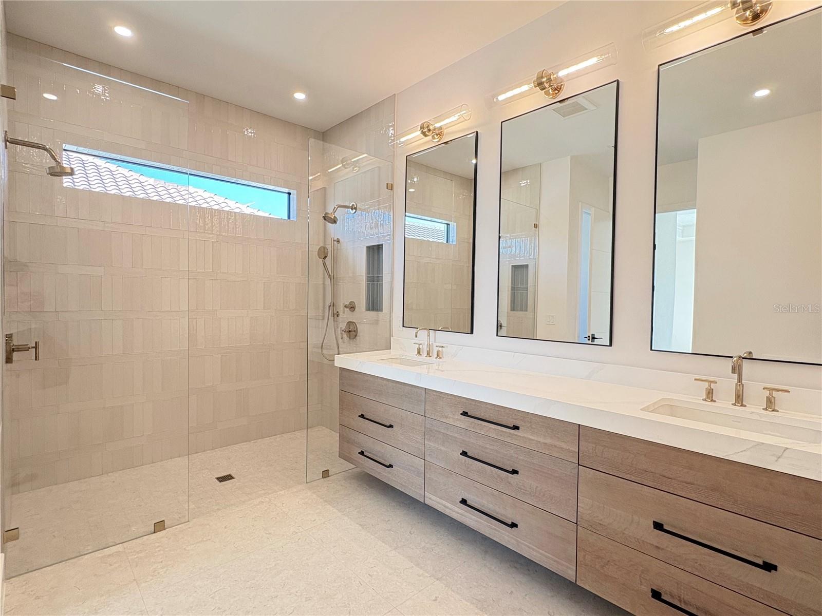 276 ISLAND CIR, SARASOTA, FL — photo 14