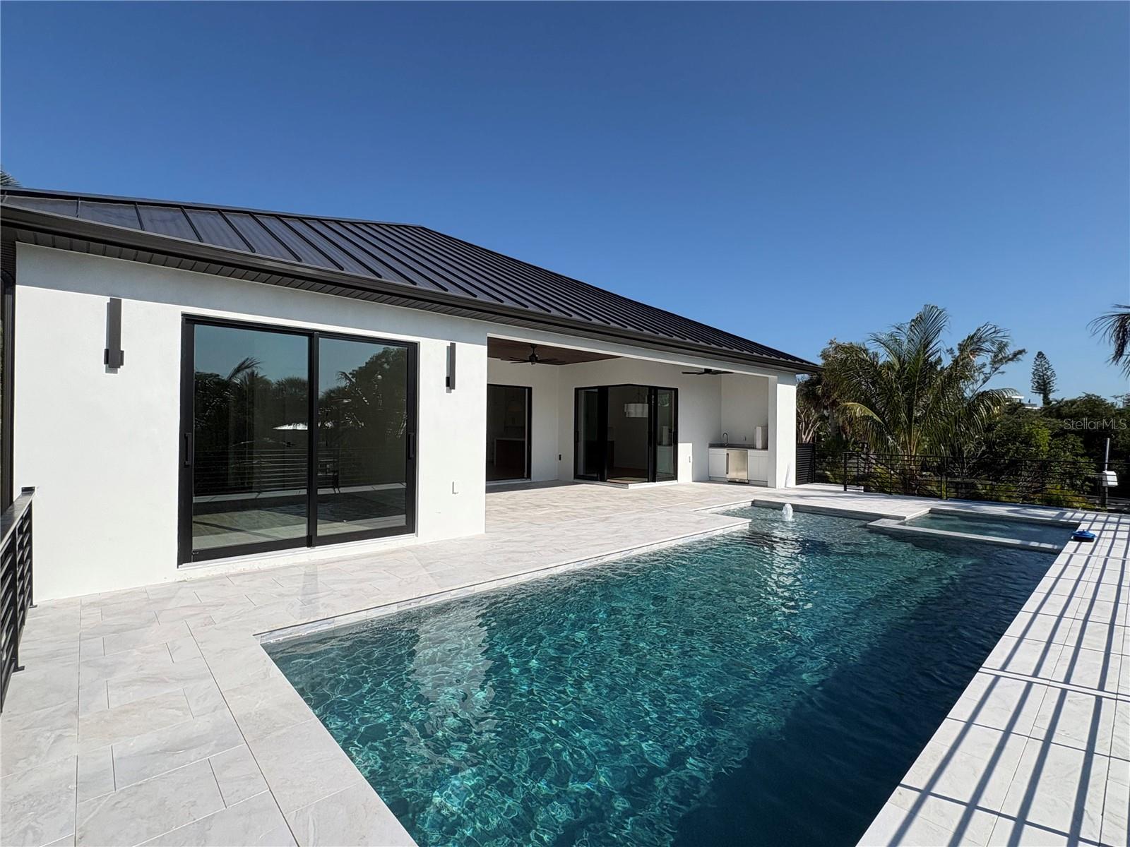 276 ISLAND CIR, SARASOTA, FL — photo 18