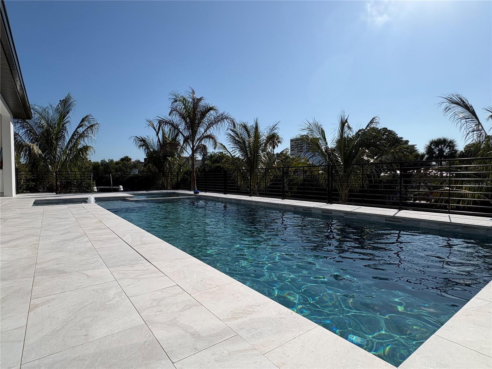 276 ISLAND CIR, SARASOTA, FL — photo 19