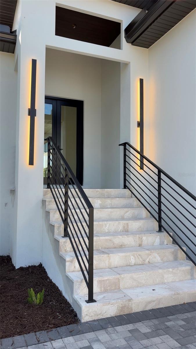 276 ISLAND CIR, SARASOTA, FL — photo 3