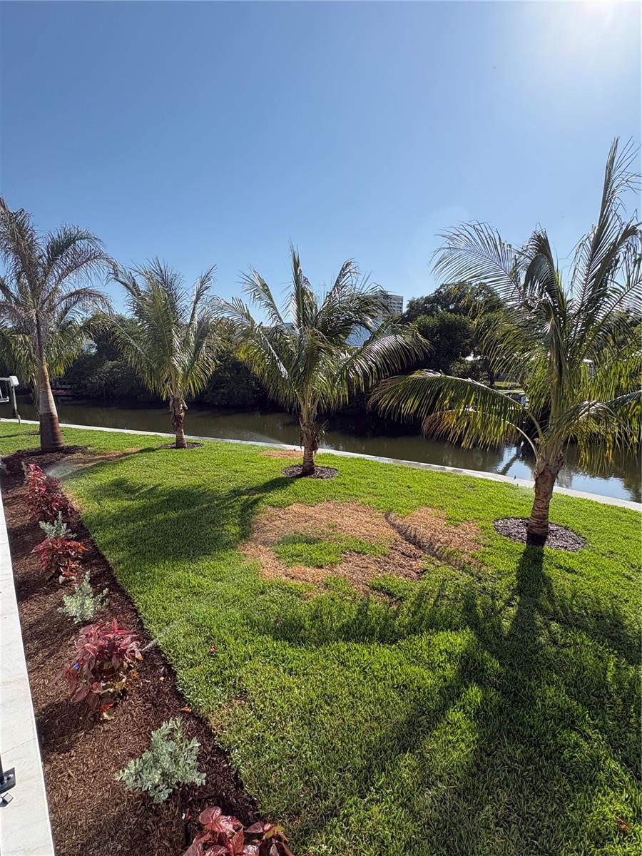 276 ISLAND CIR, SARASOTA, FL — photo 36