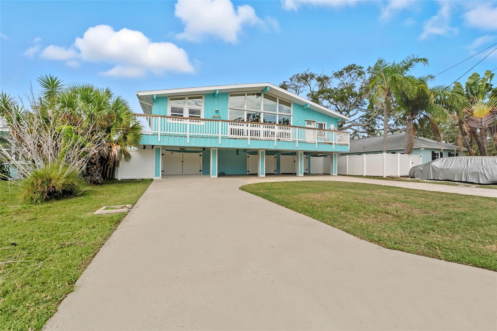 208 BATES AVE, INDIAN ROCKS BEACH, FL