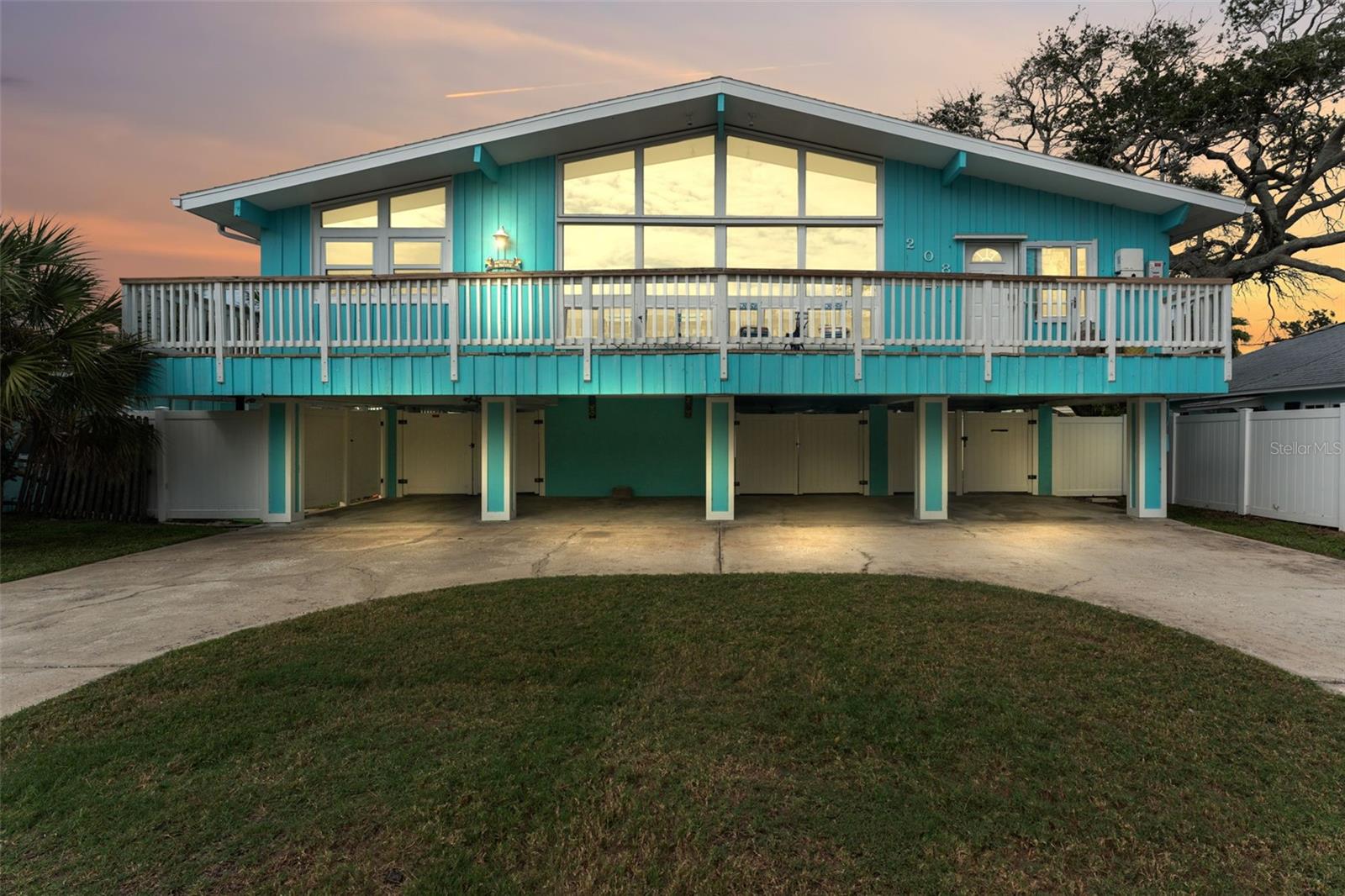 208 BATES AVE, INDIAN ROCKS BEACH, FL — photo 3