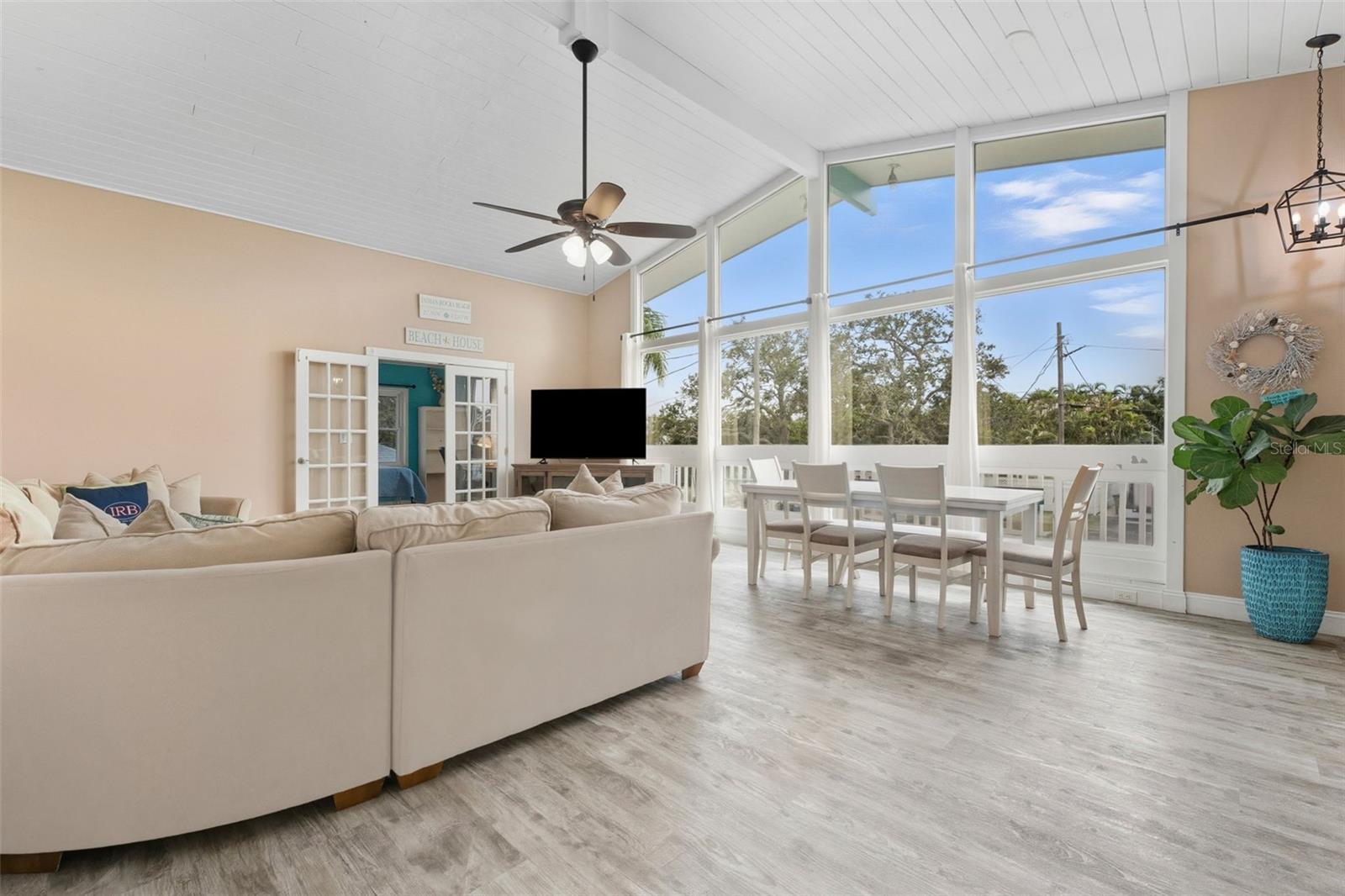 208 BATES AVE, INDIAN ROCKS BEACH, FL — photo 7