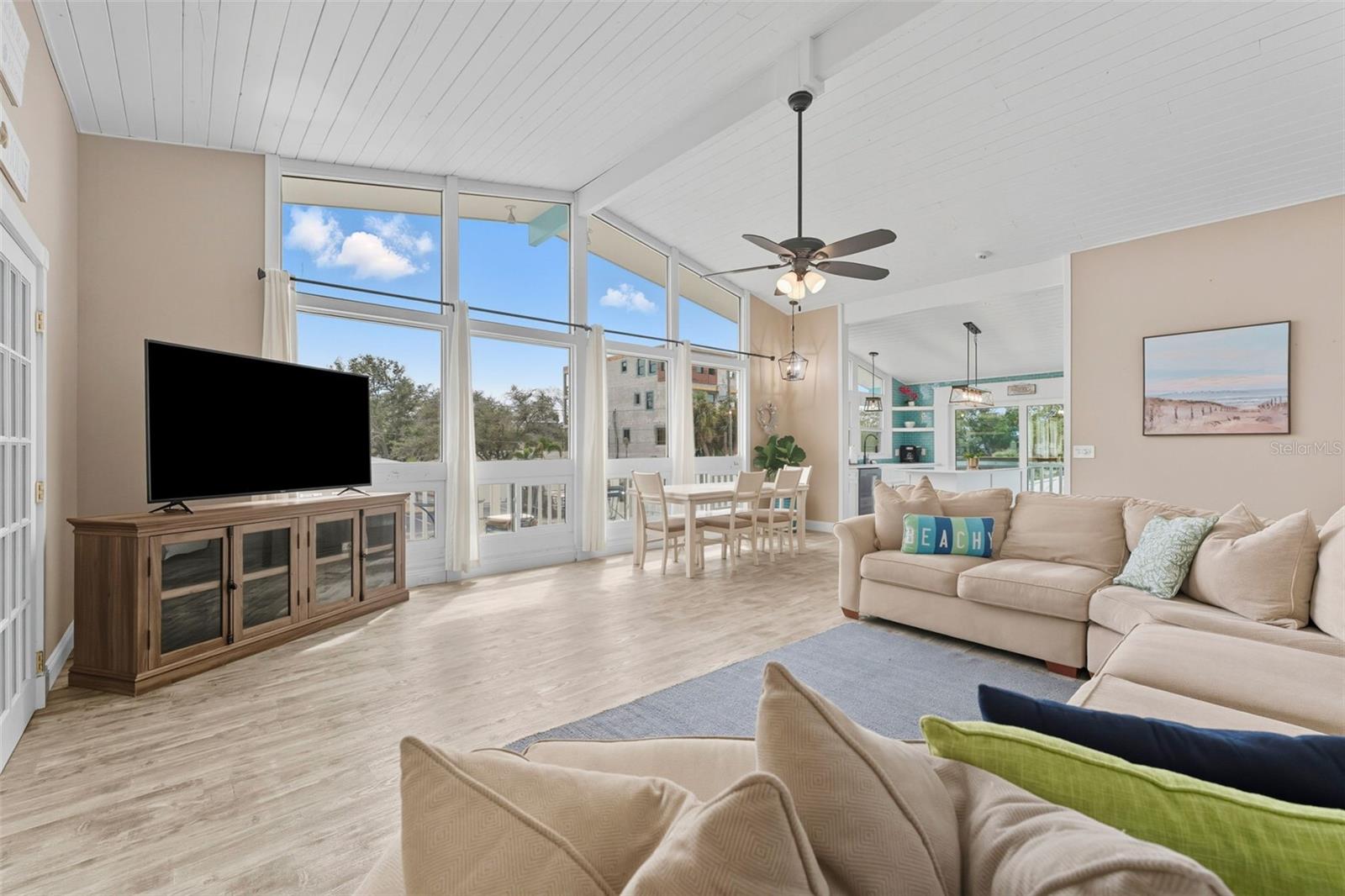 208 BATES AVE, INDIAN ROCKS BEACH, FL — photo 10