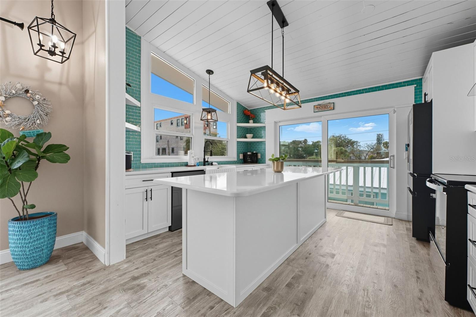 208 BATES AVE, INDIAN ROCKS BEACH, FL — photo 12