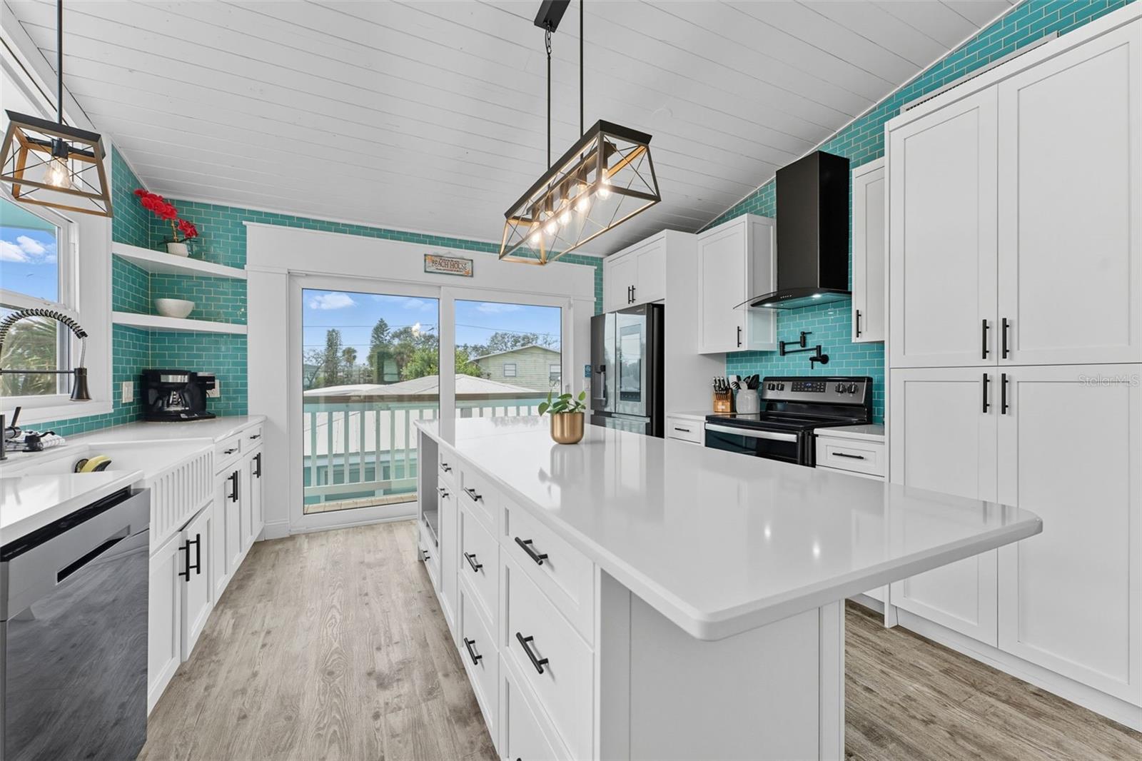 208 BATES AVE, INDIAN ROCKS BEACH, FL — photo 13