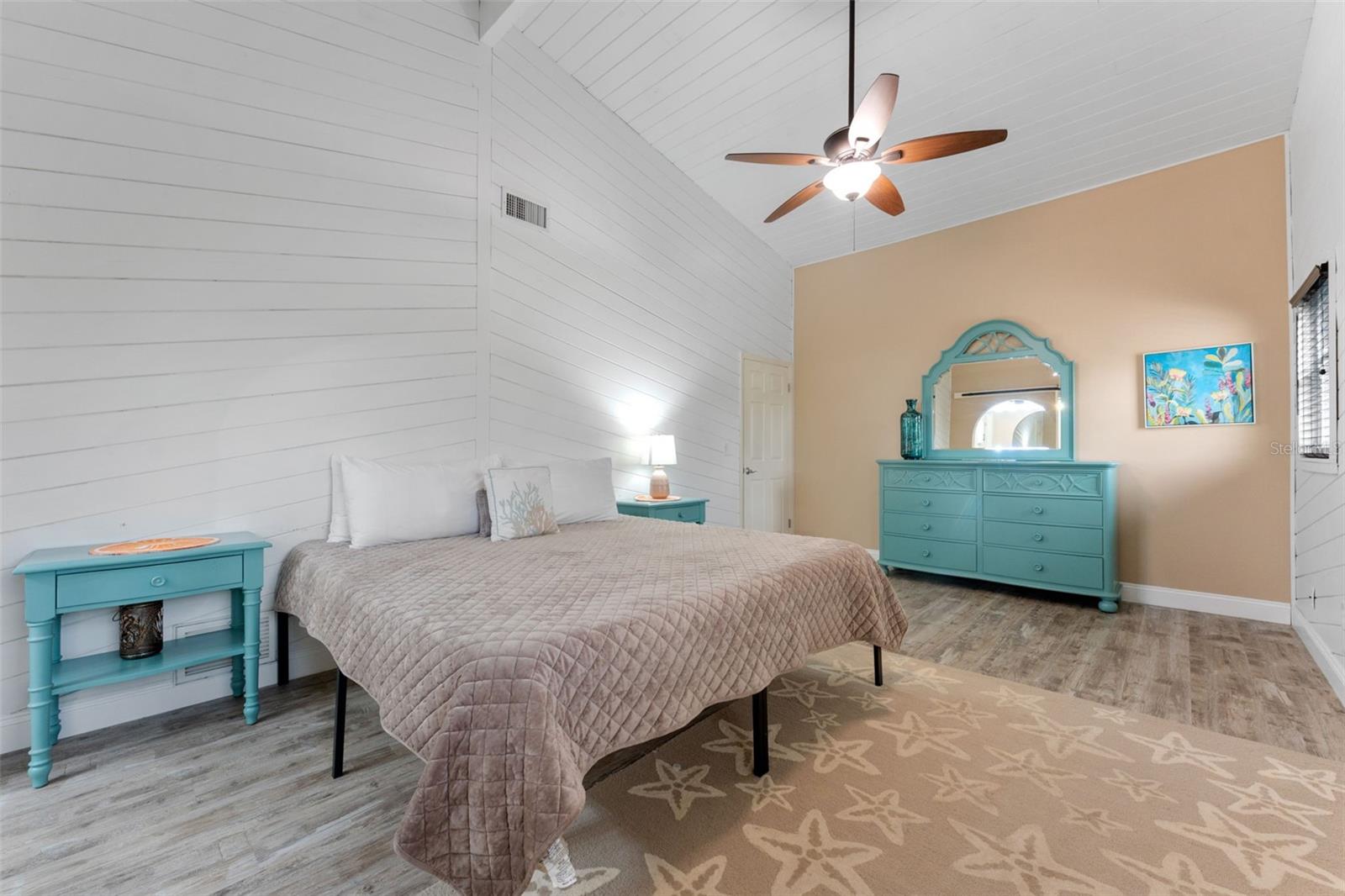 208 BATES AVE, INDIAN ROCKS BEACH, FL — photo 17