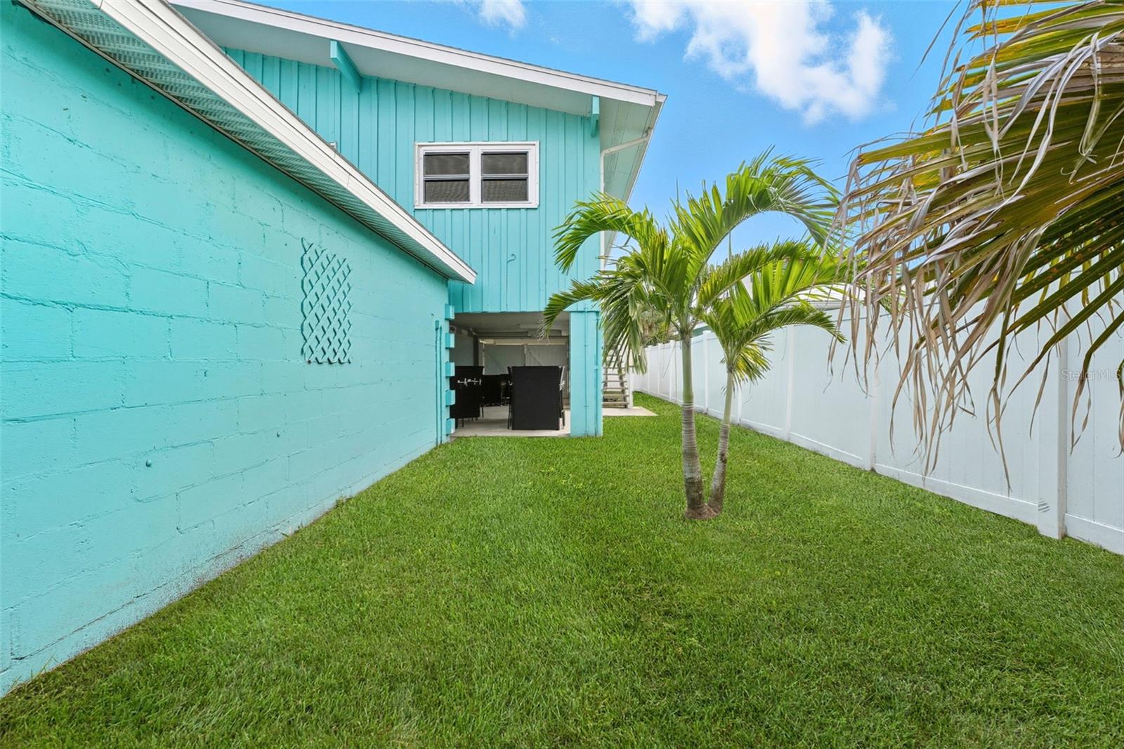 208 BATES AVE, INDIAN ROCKS BEACH, FL — photo 34