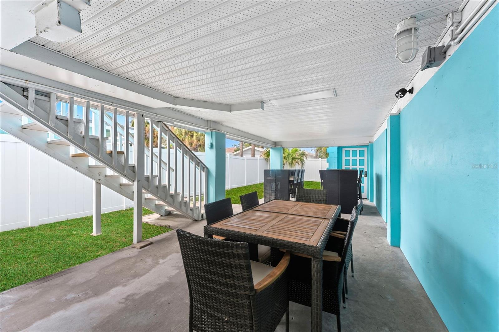 208 BATES AVE, INDIAN ROCKS BEACH, FL — photo 36
