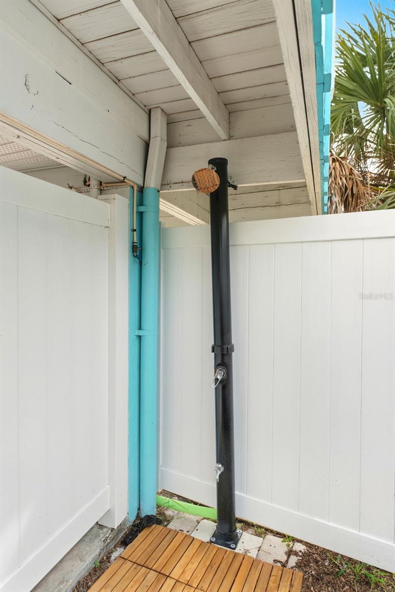 208 BATES AVE, INDIAN ROCKS BEACH, FL — photo 39