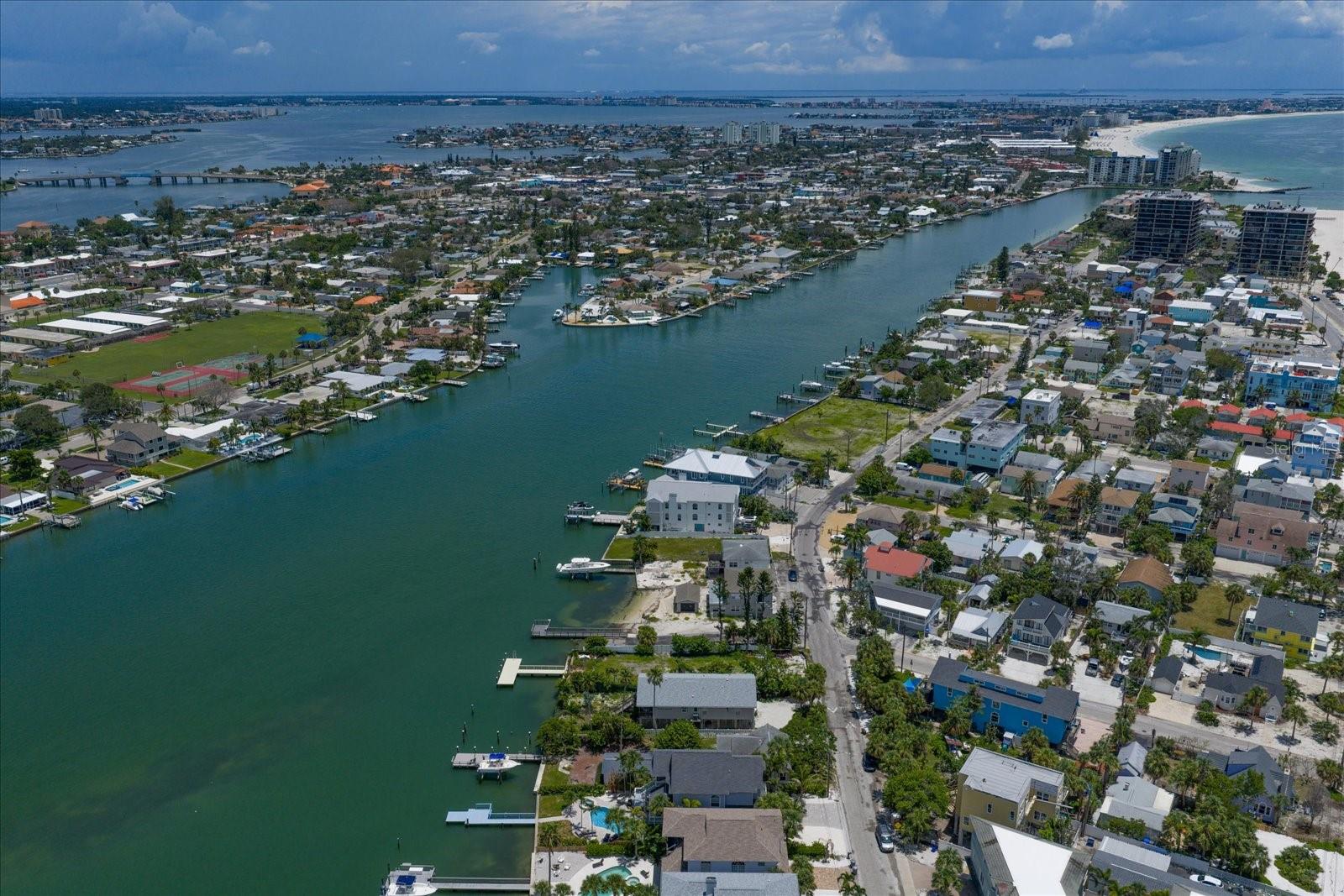8405 BAYSHORE DR, TREASURE ISLAND, FL — photo 25