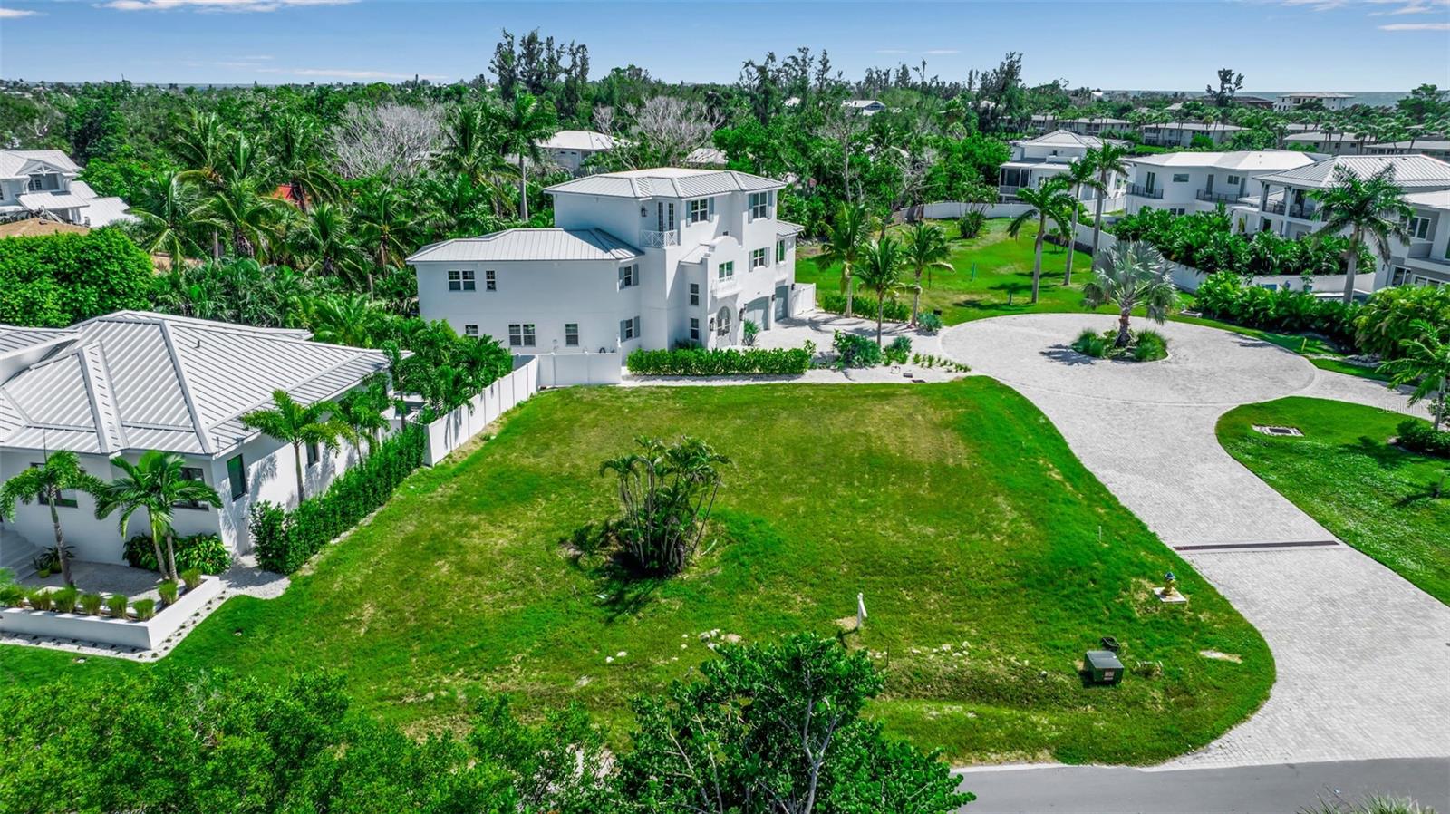 610 HIBISCUS WAY, LONGBOAT KEY, FL — photo 15