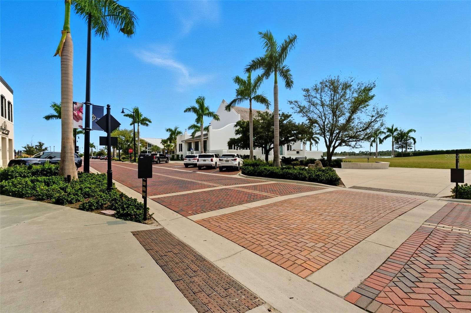 344 S MOON DR, VENICE, FL — photo 11
