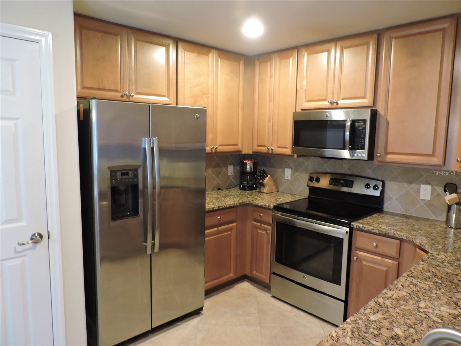 20201 RAGAZZA CIR #102, VENICE, FL — photo 4