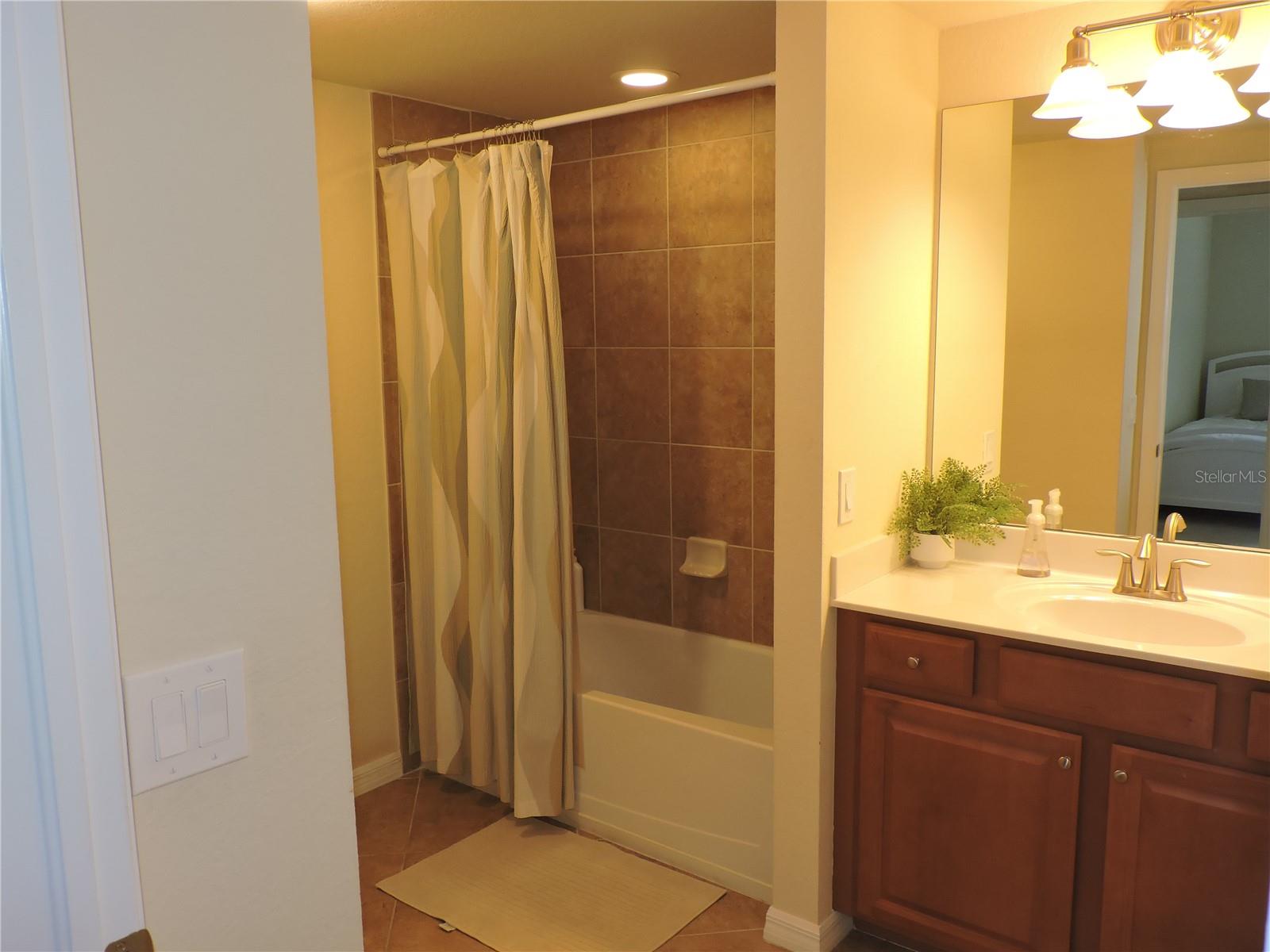 20201 RAGAZZA CIR #102, VENICE, FL — photo 14