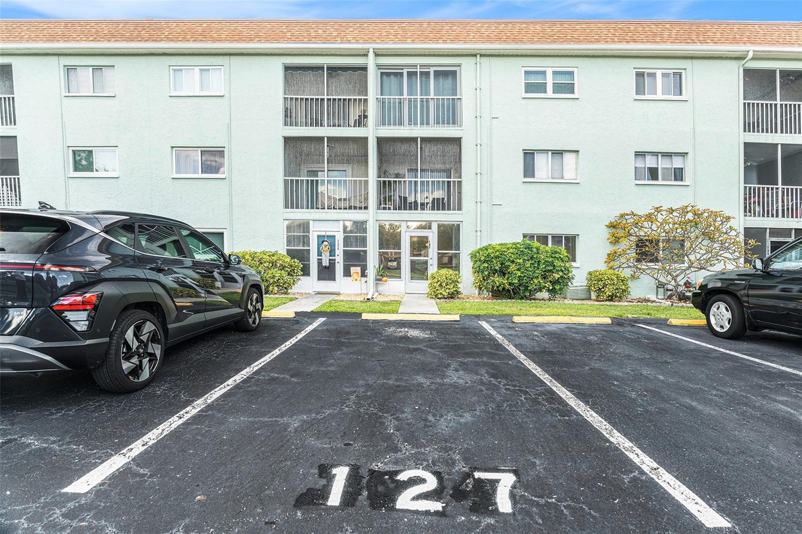 801 83RD AVE N #127, ST PETERSBURG, FL — photo 2