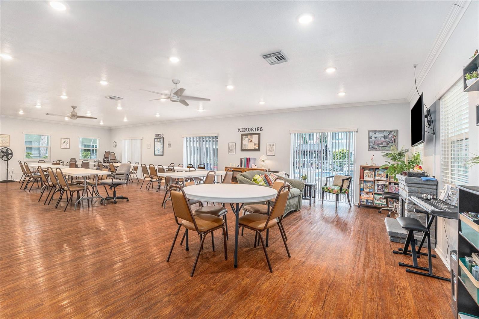 801 83RD AVE N #127, ST PETERSBURG, FL — photo 22