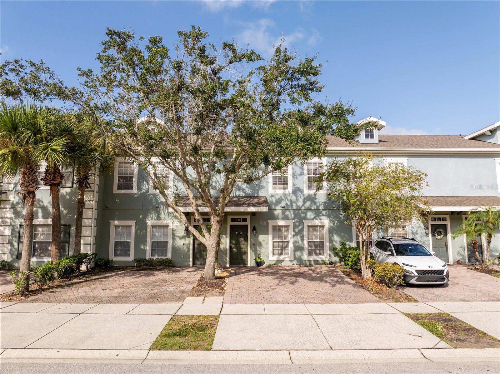 2433 CARAVELLE CIR, KISSIMMEE, FL — photo 2