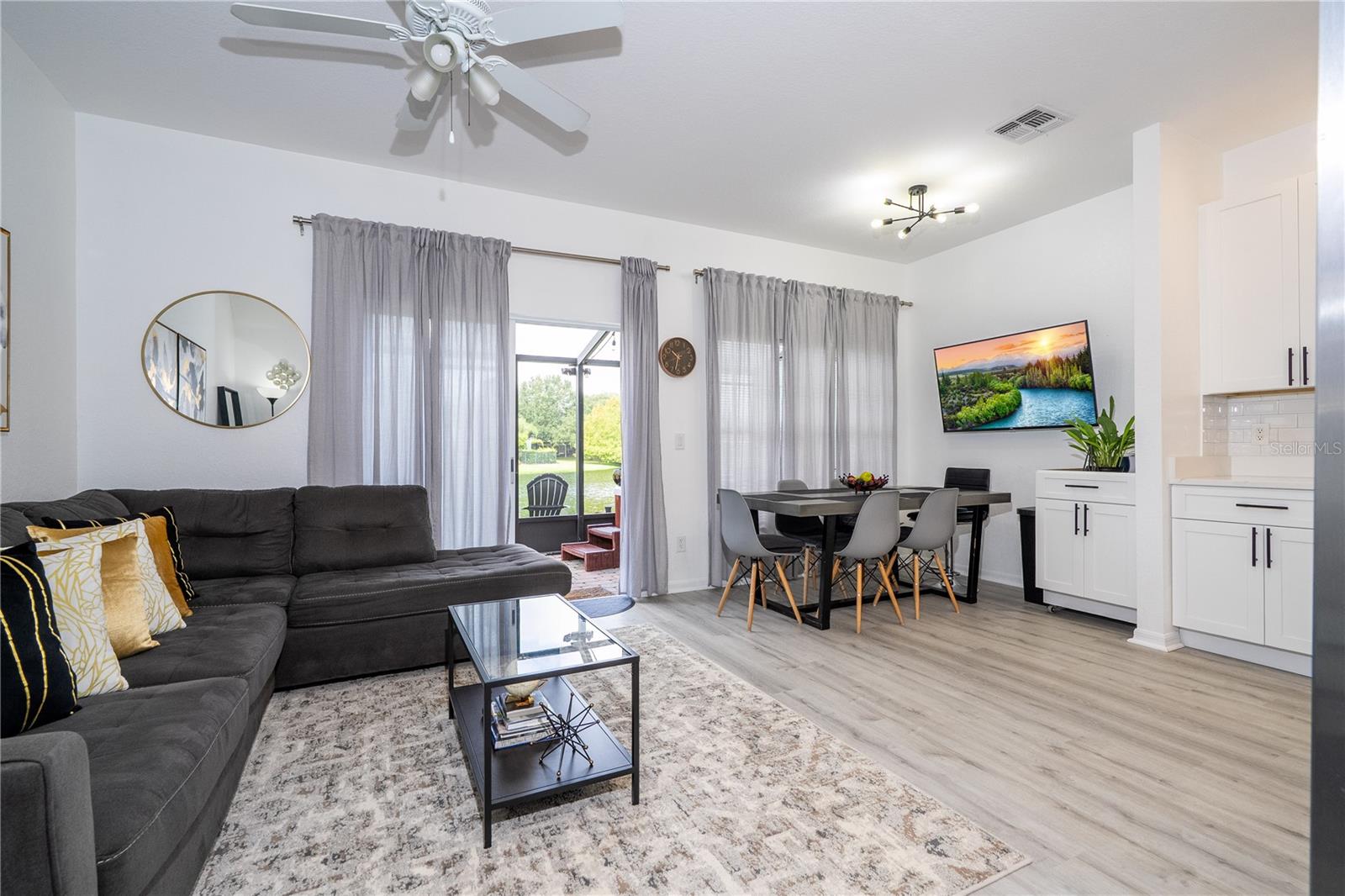 2433 CARAVELLE CIR, KISSIMMEE, FL — photo 14