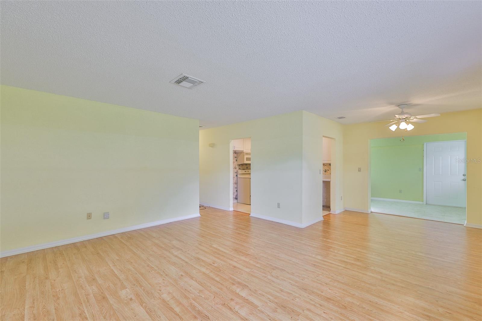 1908 CANTERBURY LN #20, SUN CITY CENTER, FL — photo 4