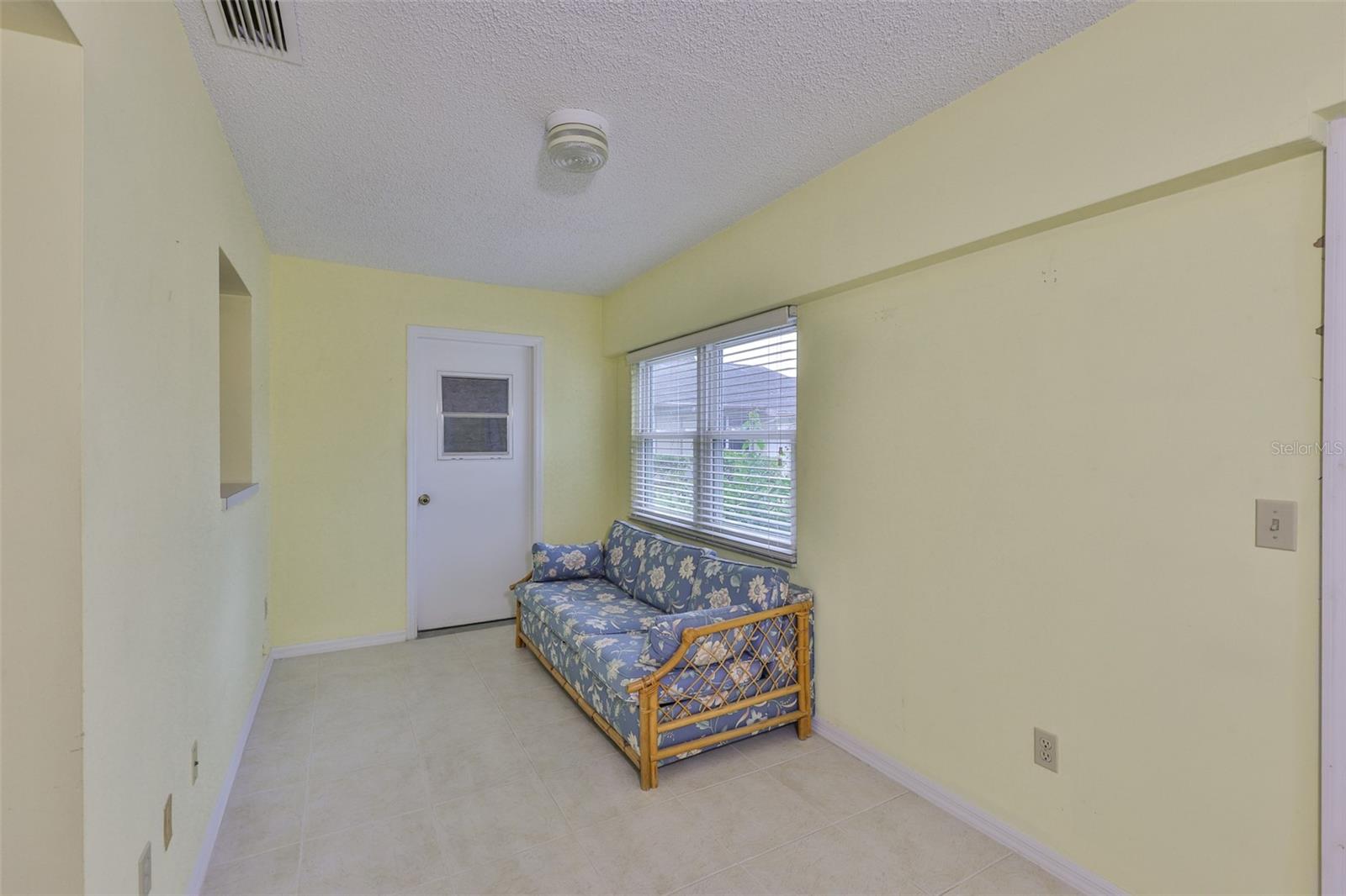 1908 CANTERBURY LN #20, SUN CITY CENTER, FL — photo 9