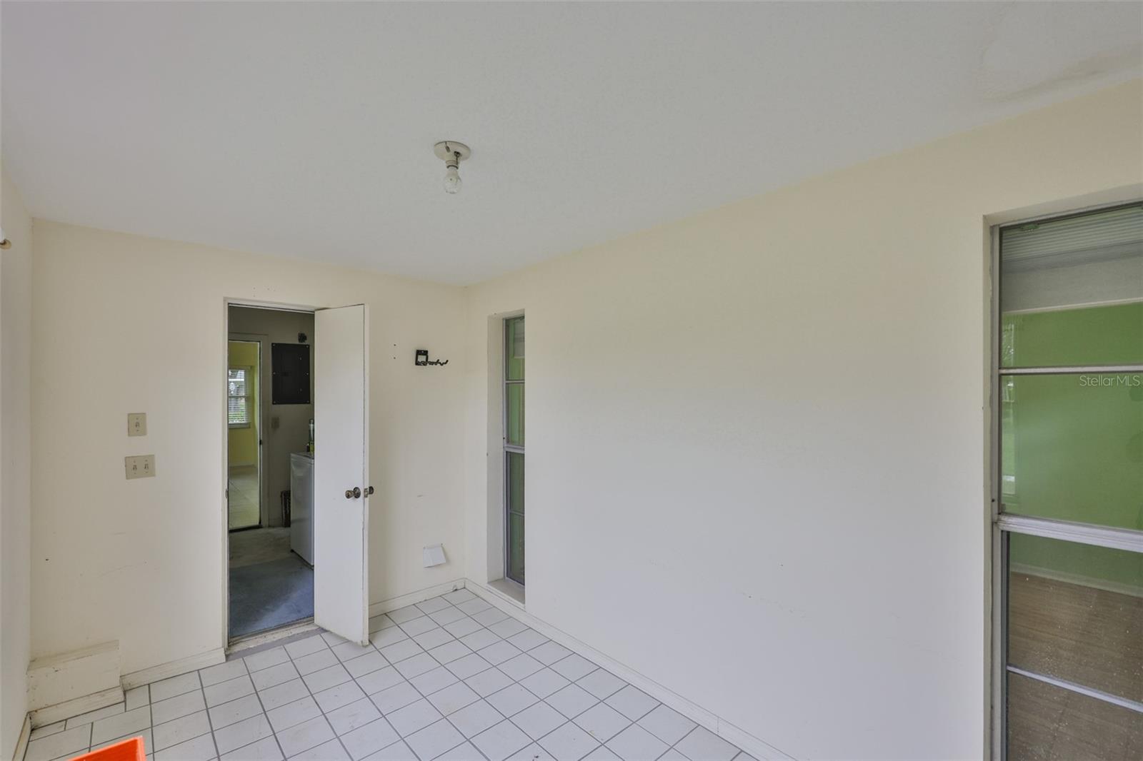 1908 CANTERBURY LN #20, SUN CITY CENTER, FL — photo 22