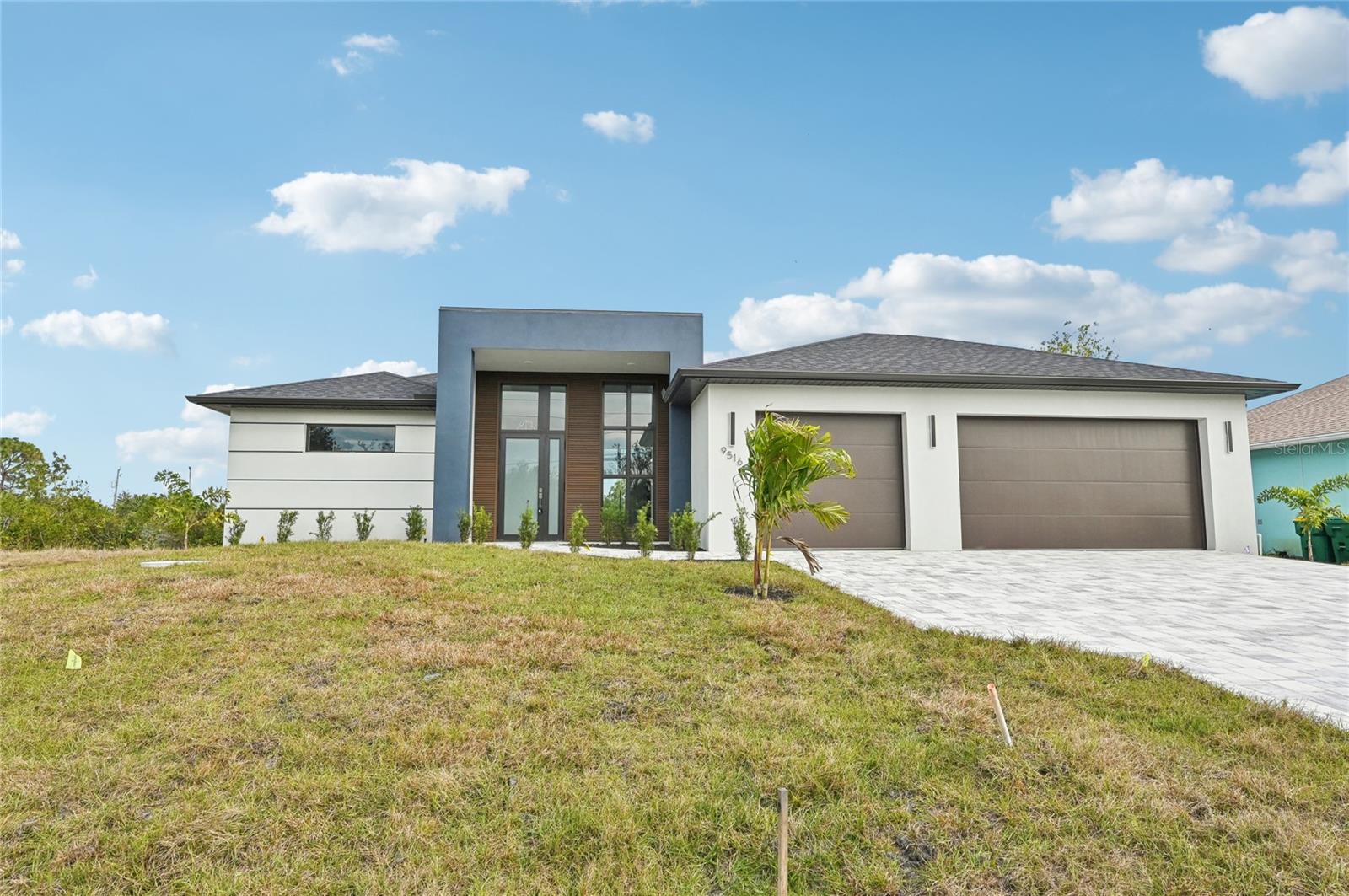 9516 PRESIDENT CIR, PORT CHARLOTTE, FL