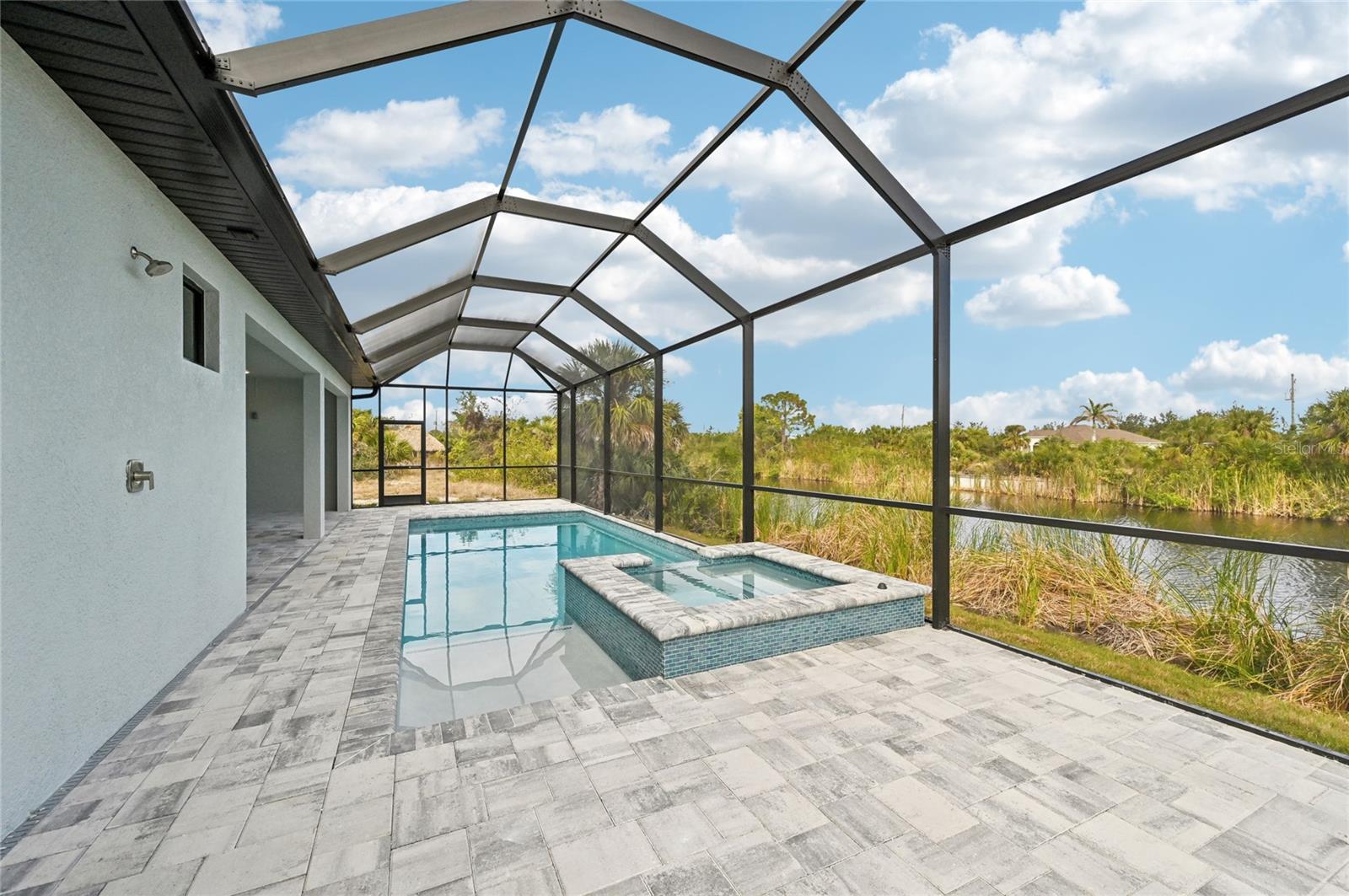 9516 PRESIDENT CIR, PORT CHARLOTTE, FL — photo 2