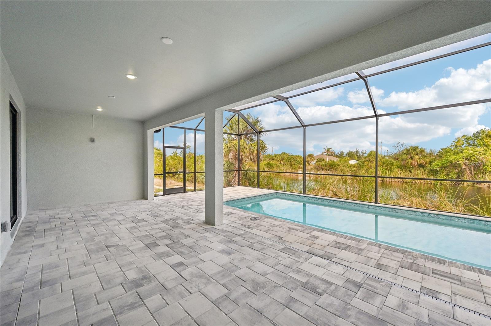 9516 PRESIDENT CIR, PORT CHARLOTTE, FL — photo 39