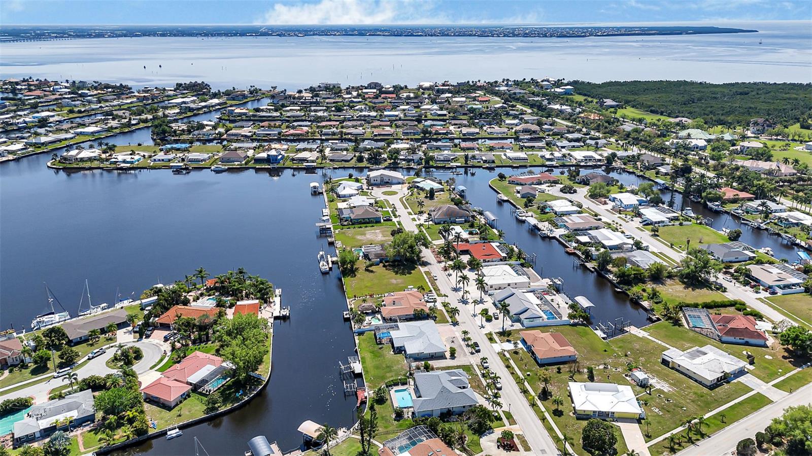 155 MORGAN LN SE, PORT CHARLOTTE, FL — photo 47