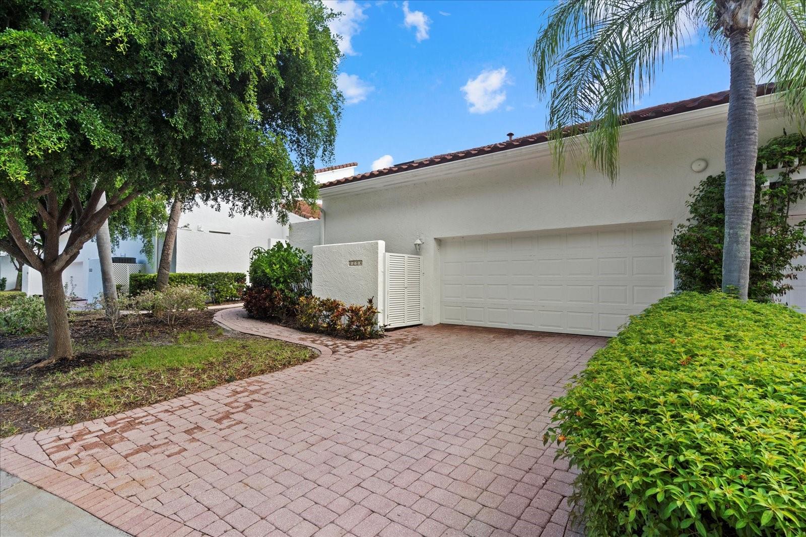 2254 HARBOUR COURT DR, LONGBOAT KEY, FL