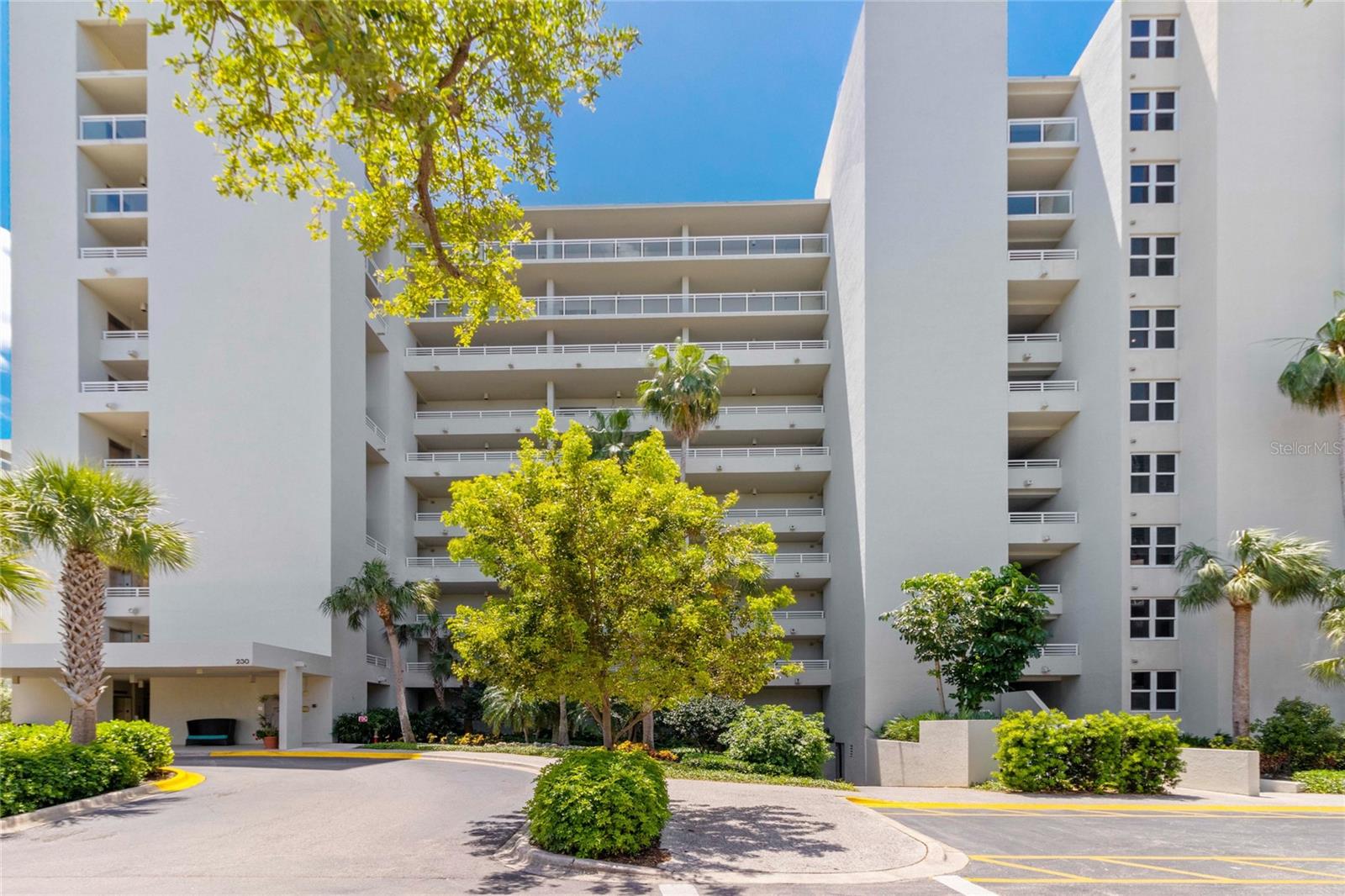 230 SANDS POINT RD #3205, LONGBOAT KEY, FL — photo 2