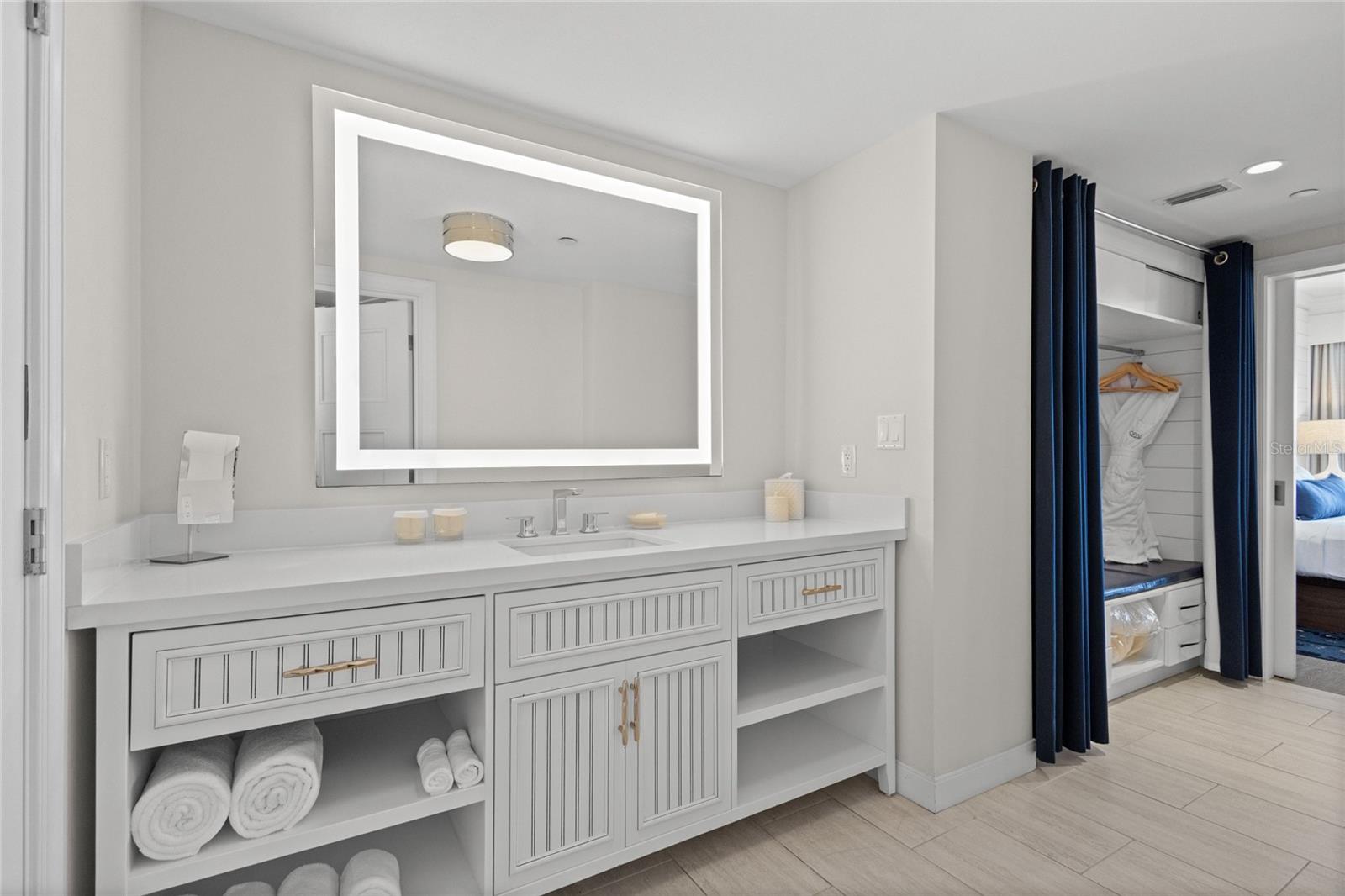 230 SANDS POINT RD #3205, LONGBOAT KEY, FL — photo 18