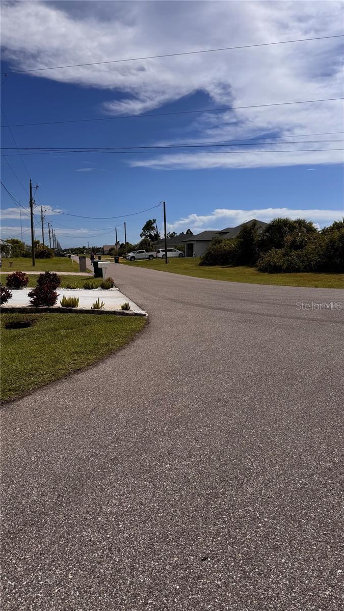 320 BAYTREE DR, ROTONDA WEST, FL — photo 3