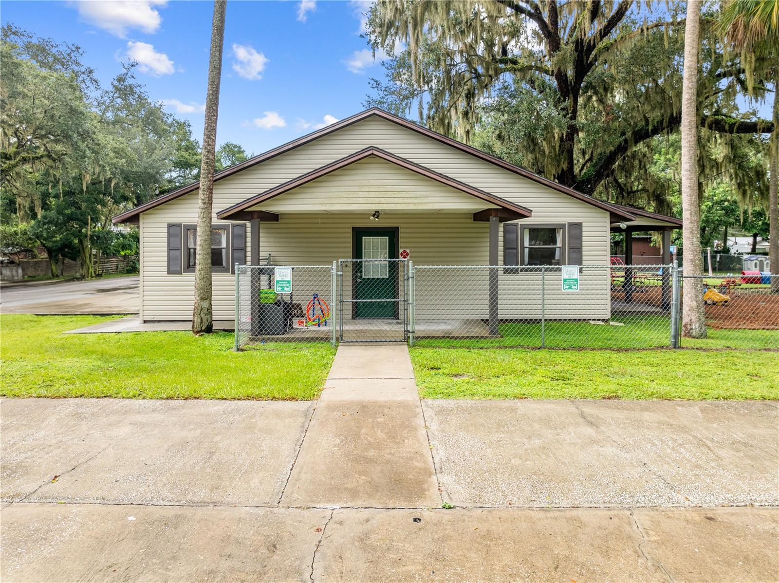 102 S HIGHLAND ST, BUSHNELL, FL