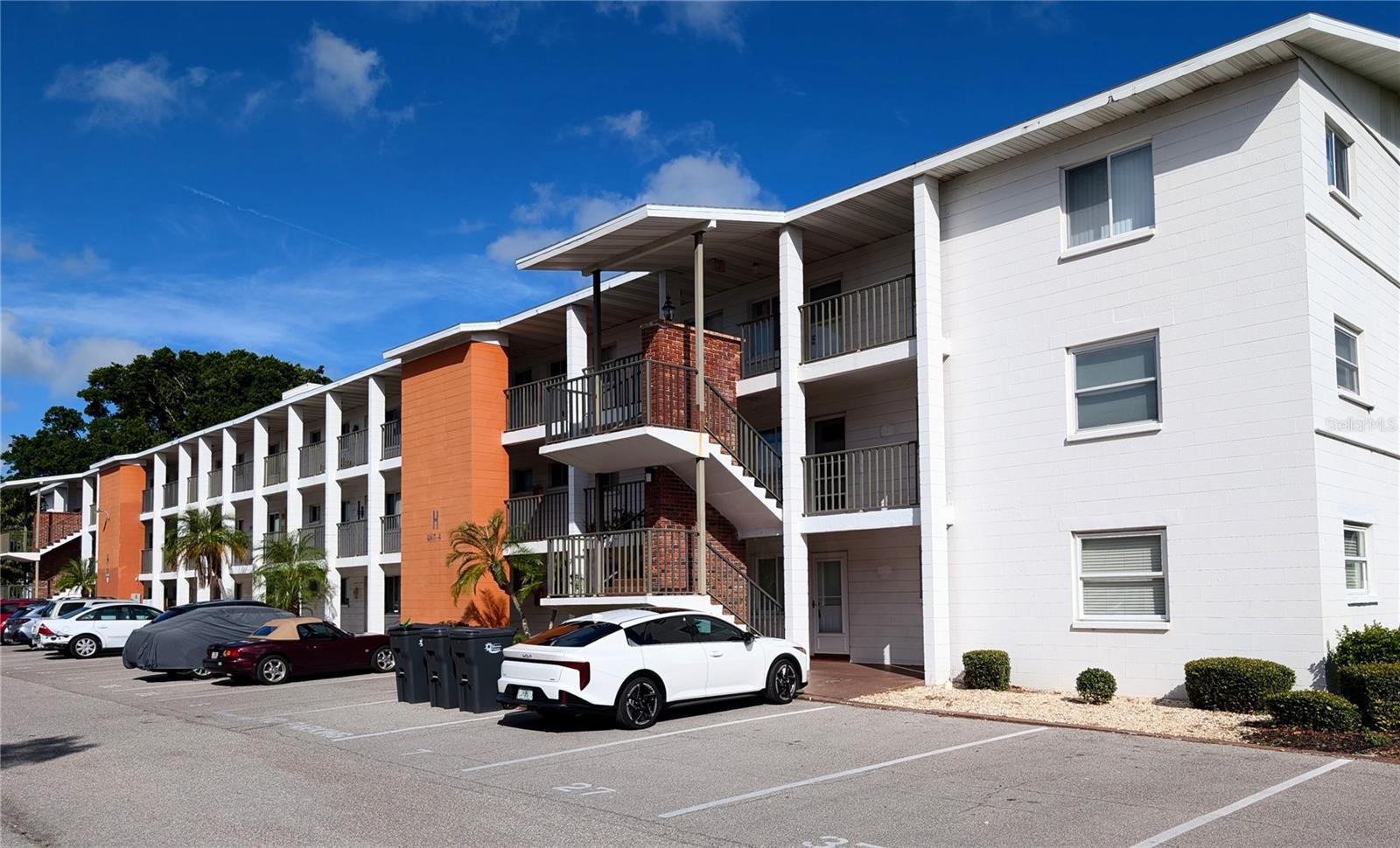 2303 SUNSET DR #H7, BRADENTON, FL