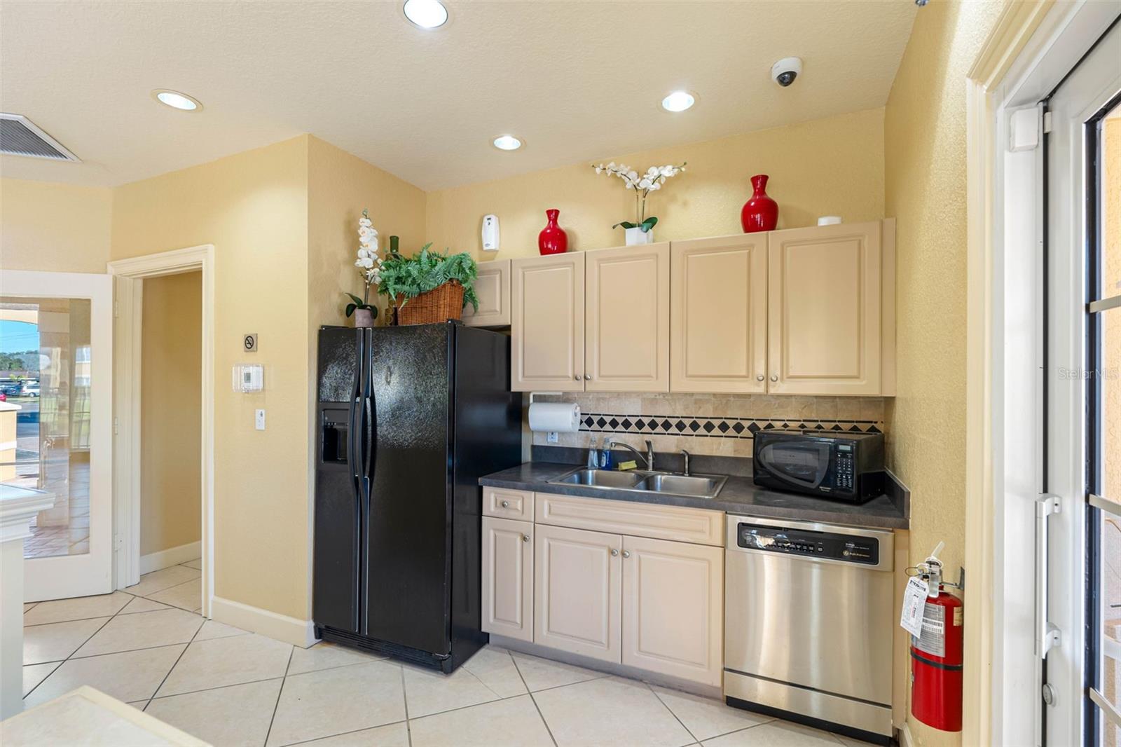 4343 BAYSIDE VILLAGE DR #104, TAMPA, FL — photo 46