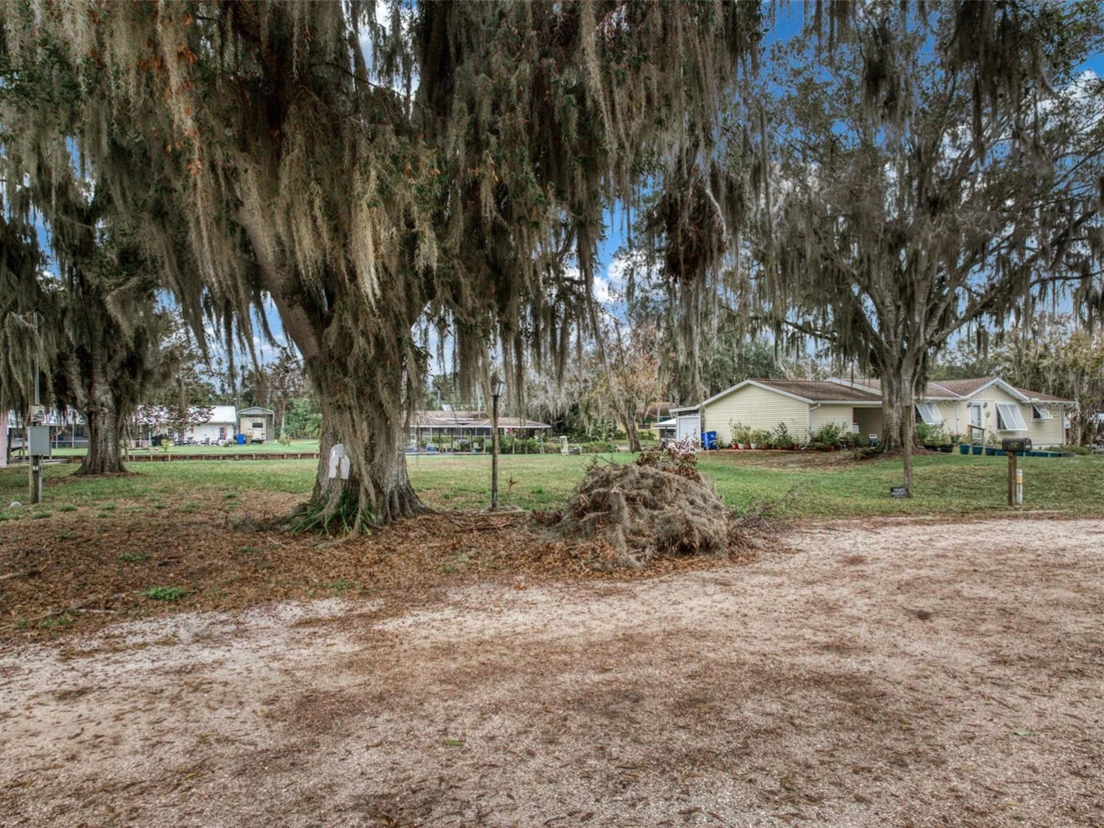 612 DRAGONFLY LN, LORIDA, FL — photo 28
