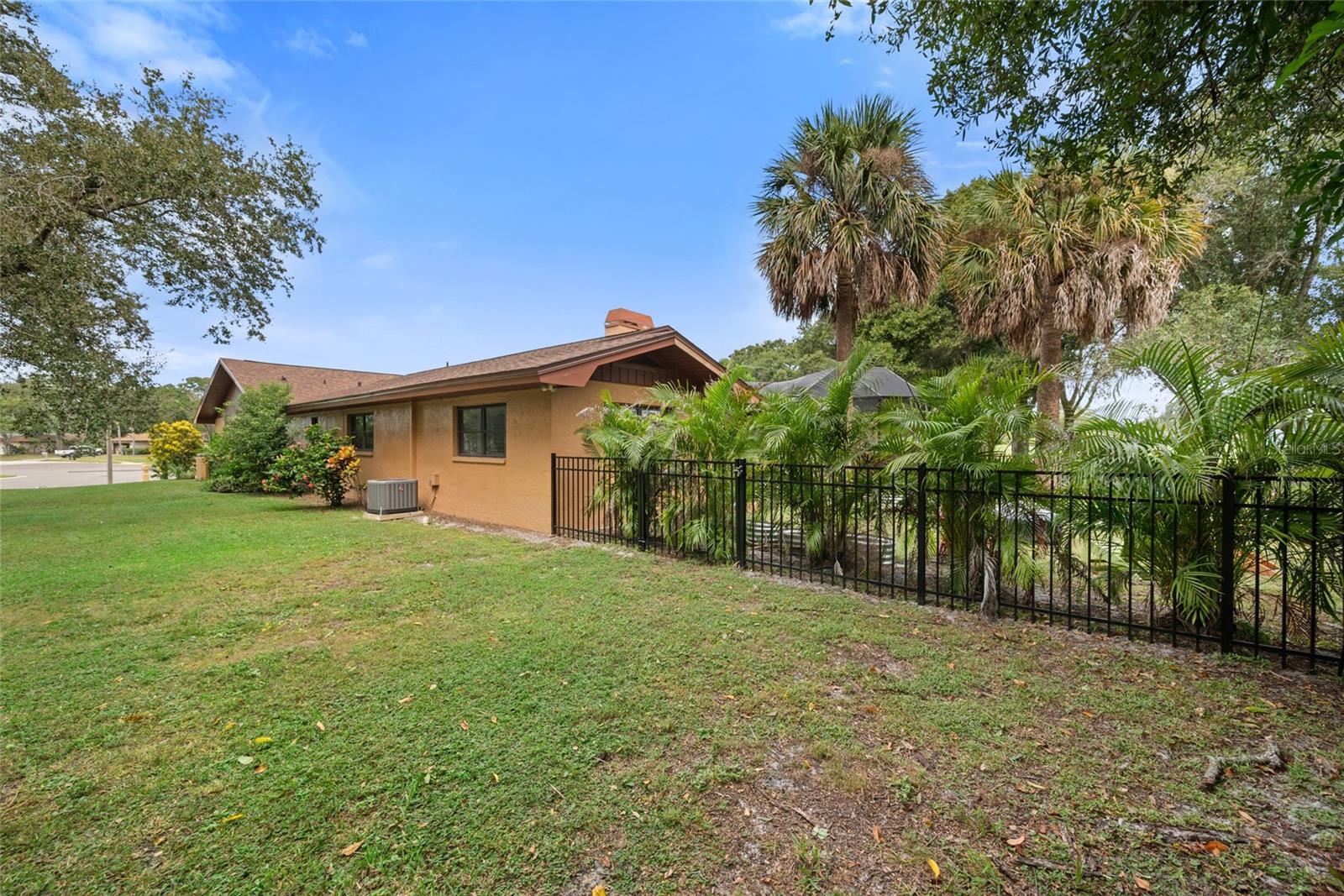 2674 CONCORDE CT, CLEARWATER, FL — photo 8