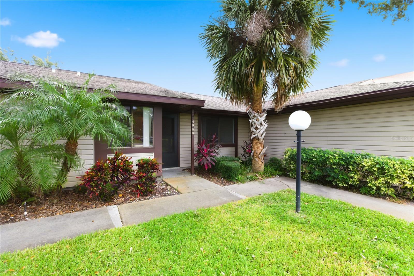 5908 36TH AVENUE CIR W, BRADENTON, FL — photo 2