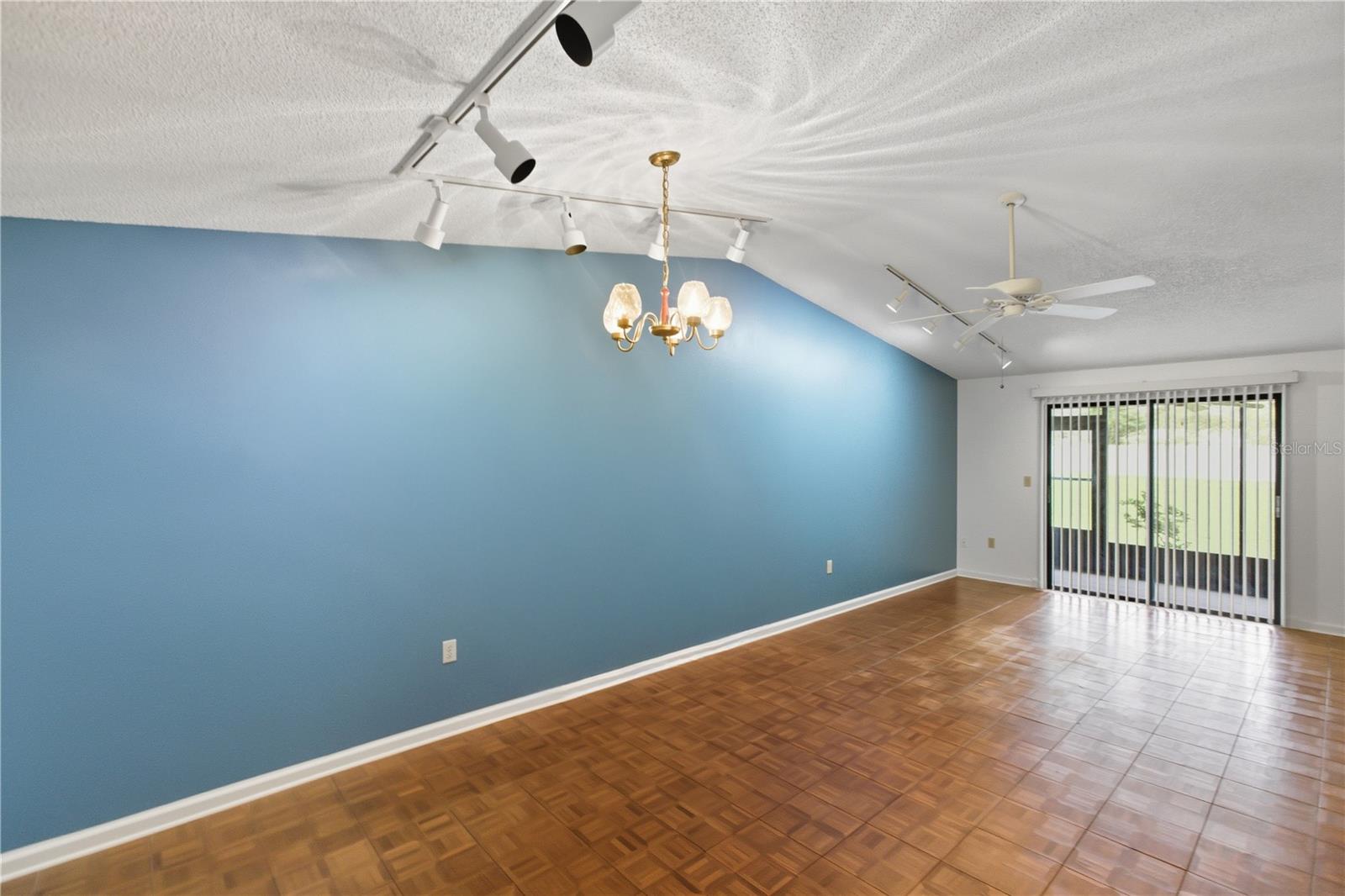 5908 36TH AVENUE CIR W, BRADENTON, FL — photo 7