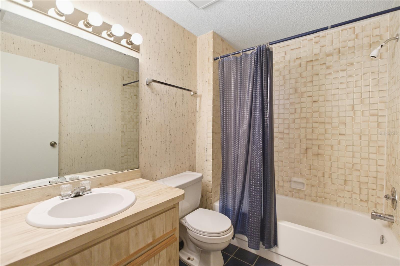 5908 36TH AVENUE CIR W, BRADENTON, FL — photo 17