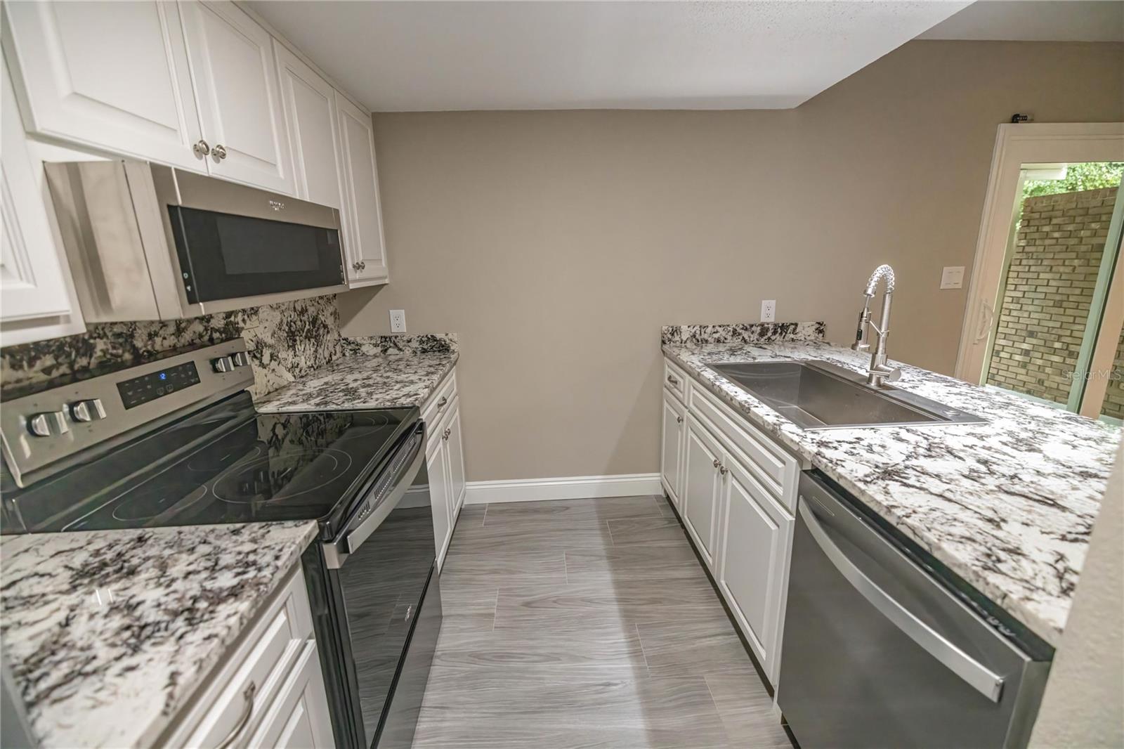 740 N FAIRFIELD DR, PENSACOLA, FL — photo 6