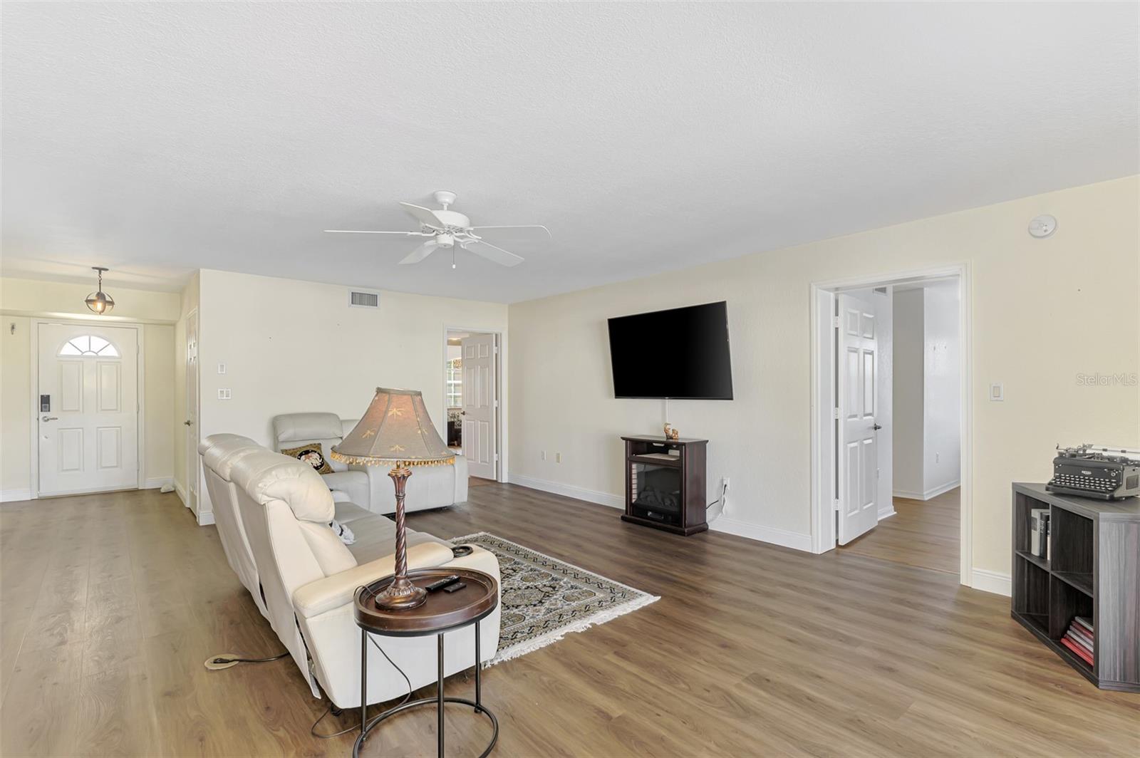 130 BREAKERS CT #221, PUNTA GORDA, FL — photo 11