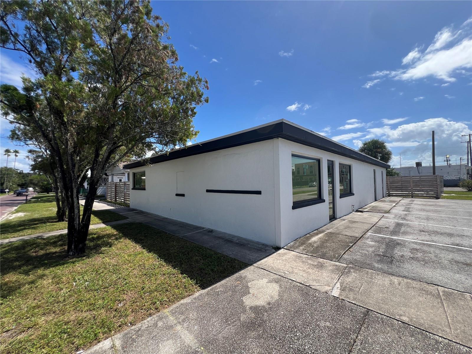 1713 N ALBANY AVE, TAMPA, FL — photo 2