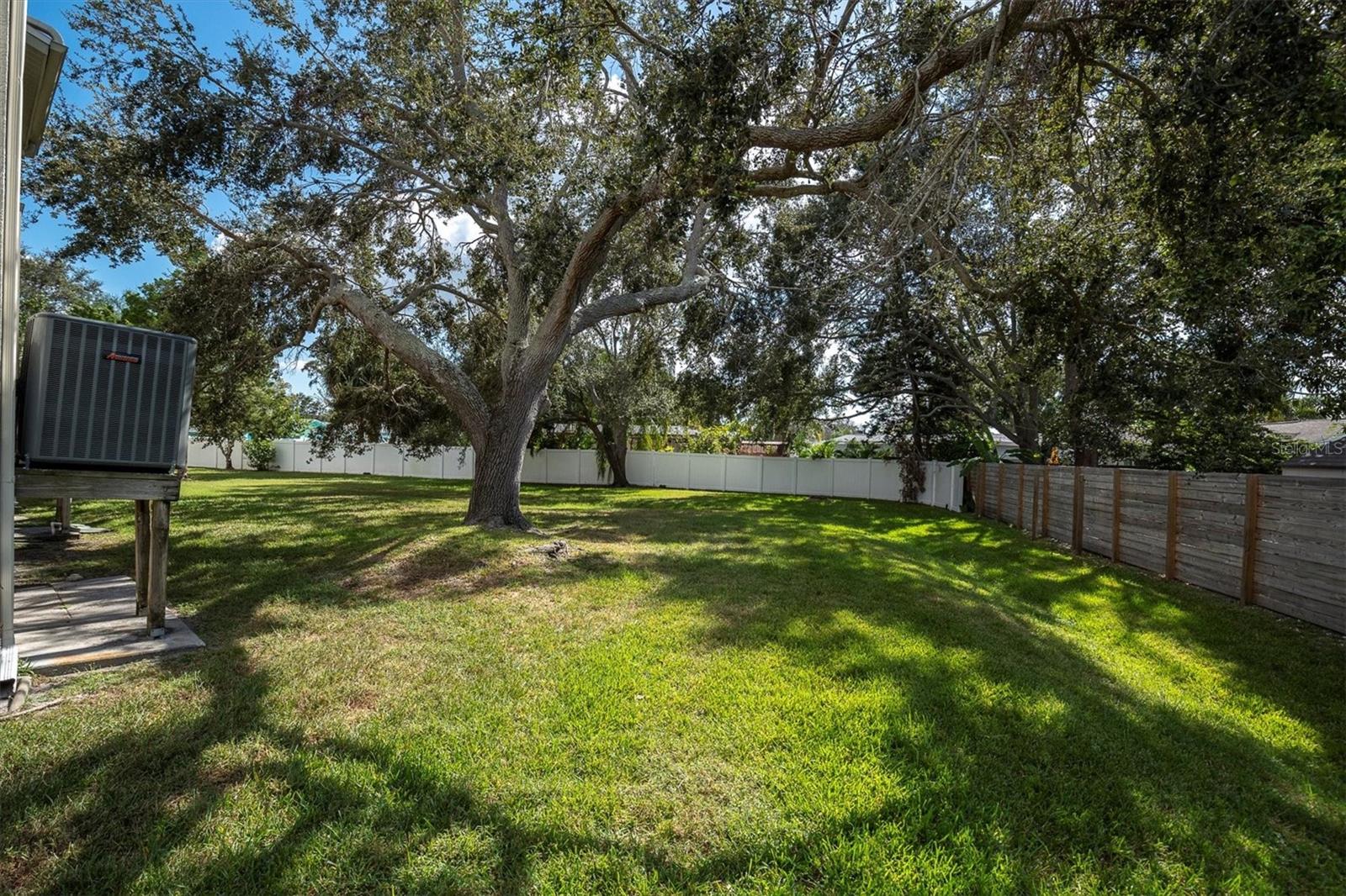 534 WALDEN CT, DUNEDIN, FL — photo 38